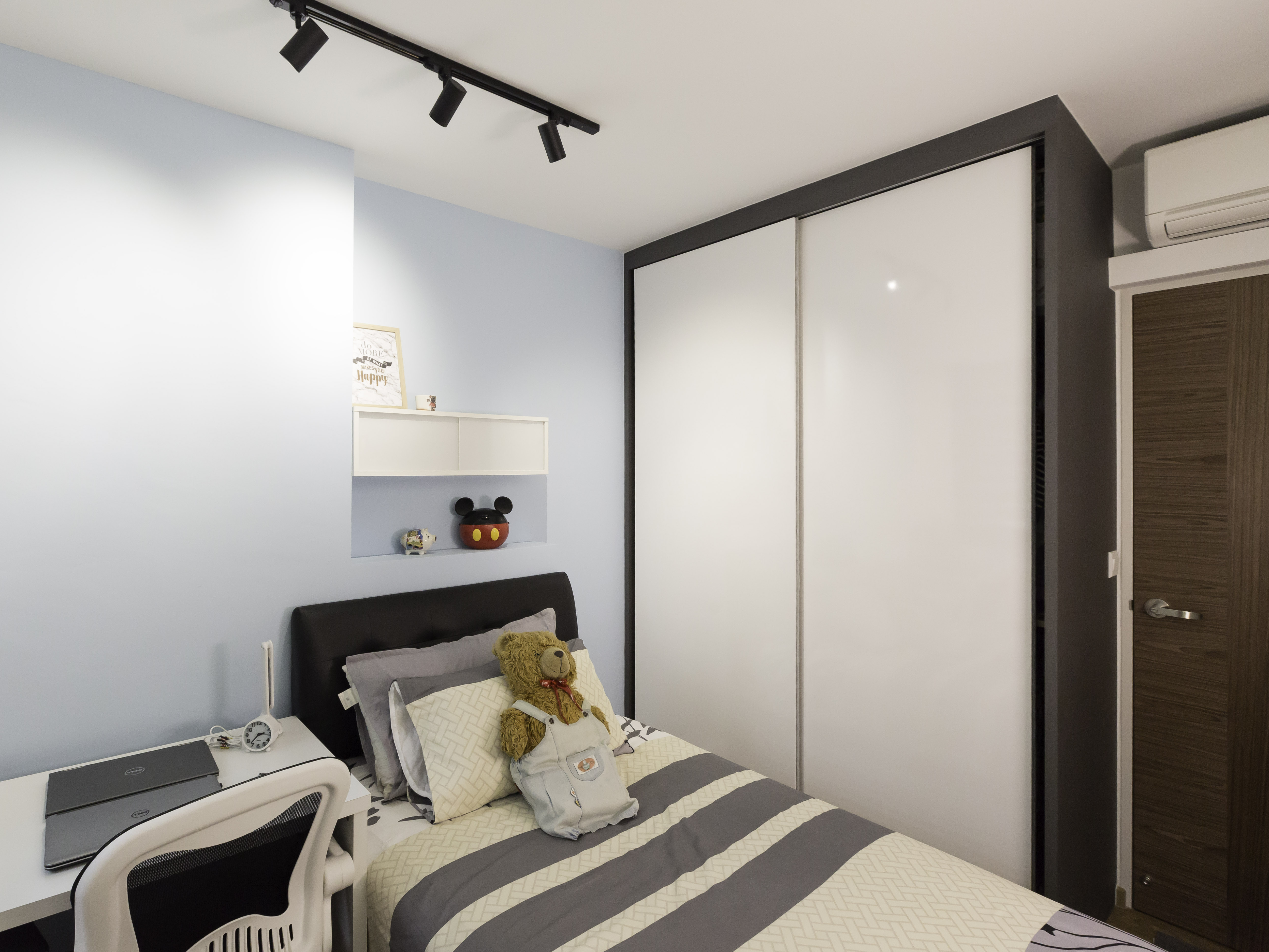 Contemporary Design - Bedroom - HDB 4 Room - Design by Home Concepts Interior & Design Pte Ltd