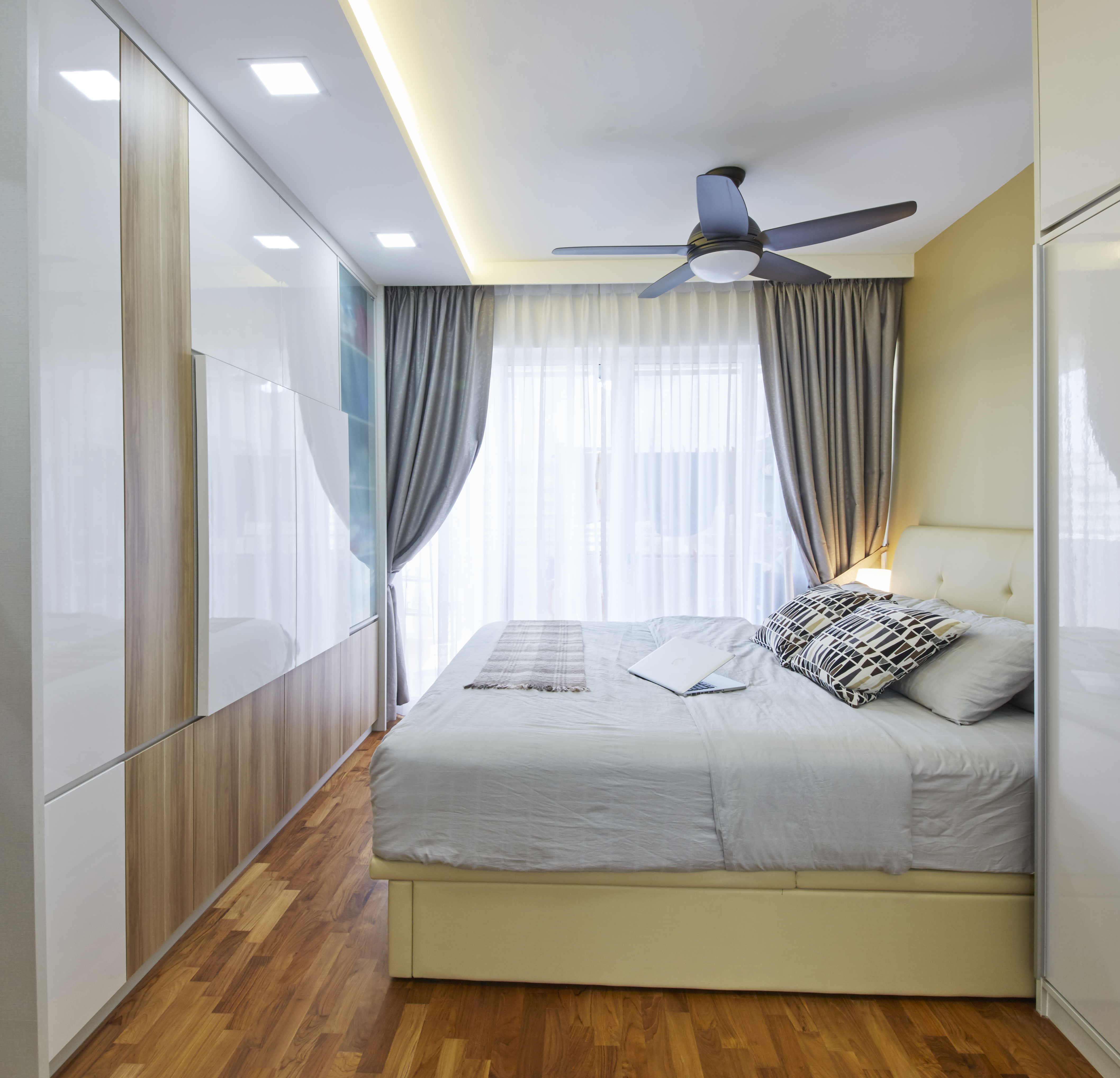 Contemporary Design - Bedroom - Condominium - Design by Home Design Base