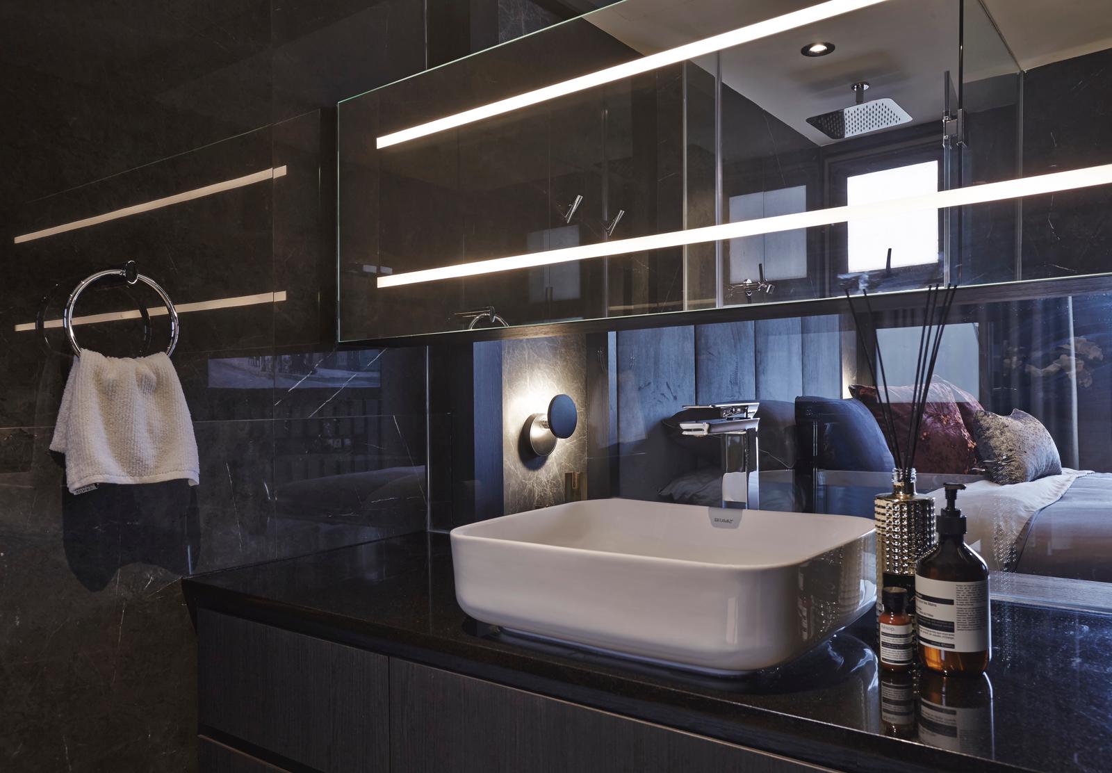 Contemporary Design - Bathroom - Condominium - Design by Honeycomb Design Studio