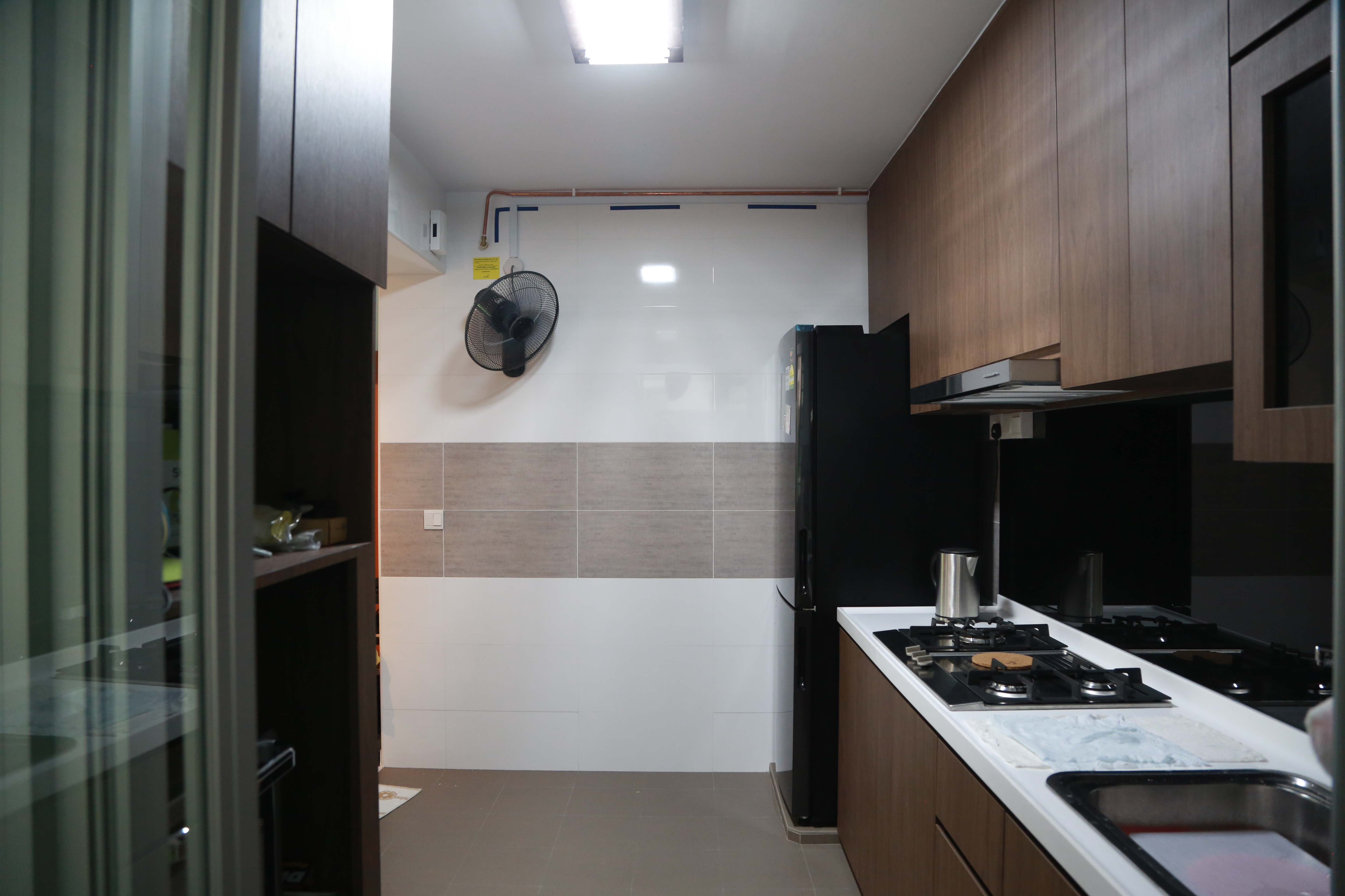 Minimalist, Modern Design - Kitchen - HDB 4 Room - Design by How 2 Design Pte Ltd