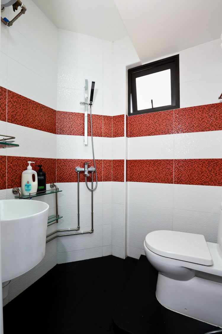 Minimalist Design - Bathroom - HDB 3 Room - Design by Hwa Li Design & Build Pte Ltd