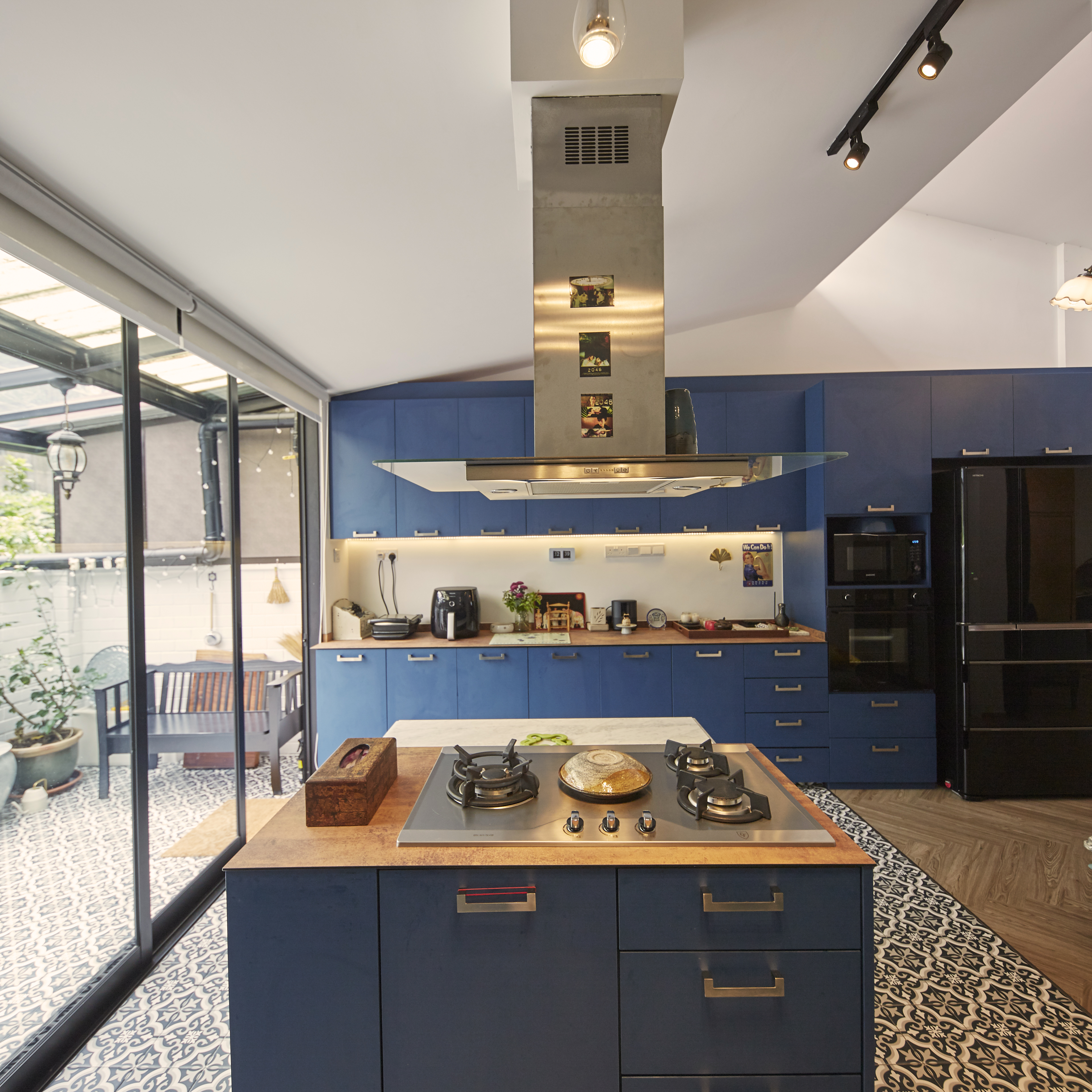 Eclectic Design - Kitchen - Landed House - Design by I-chapter Pte Ltd