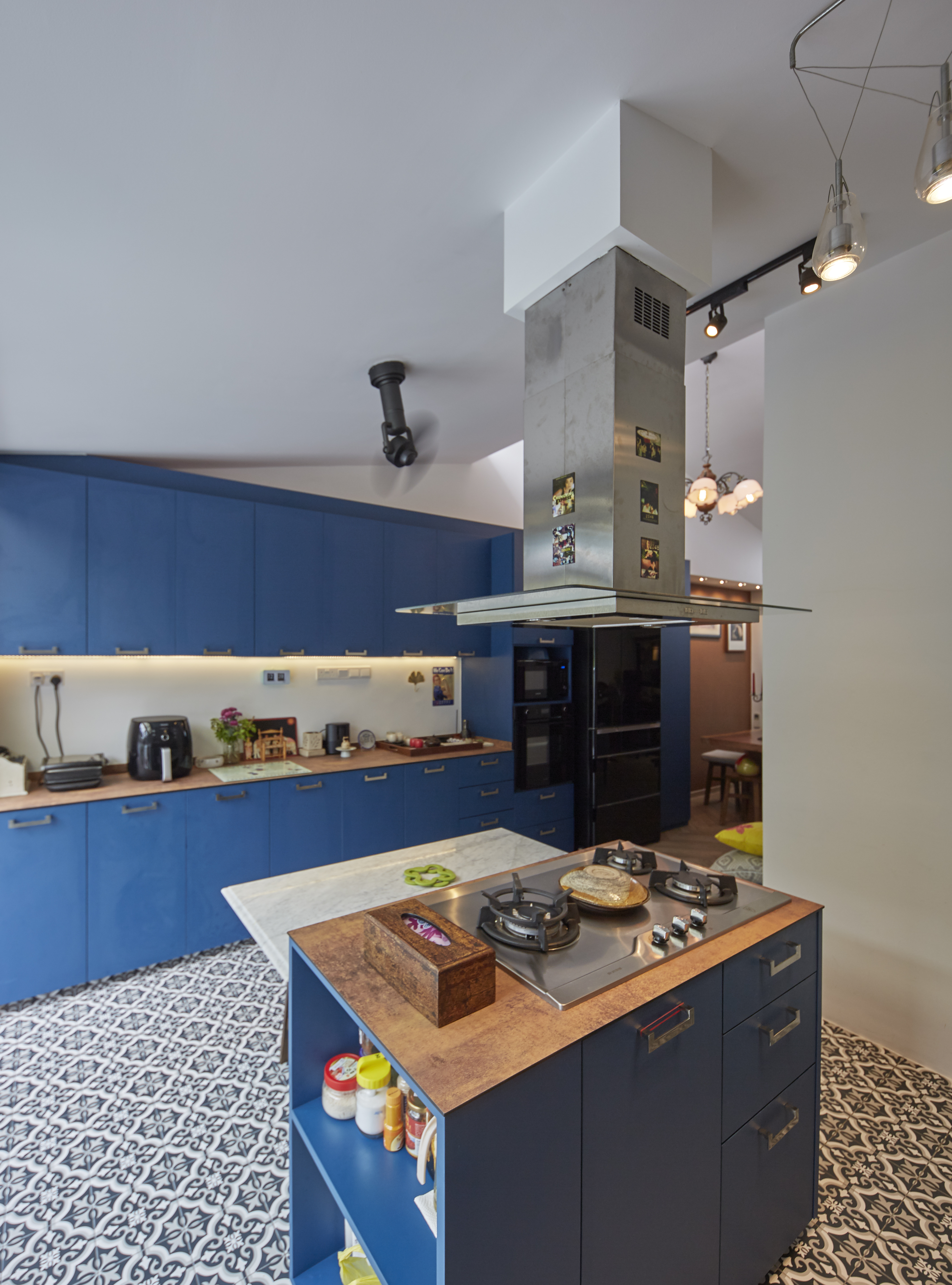 Eclectic Design - Kitchen - Landed House - Design by I-chapter Pte Ltd