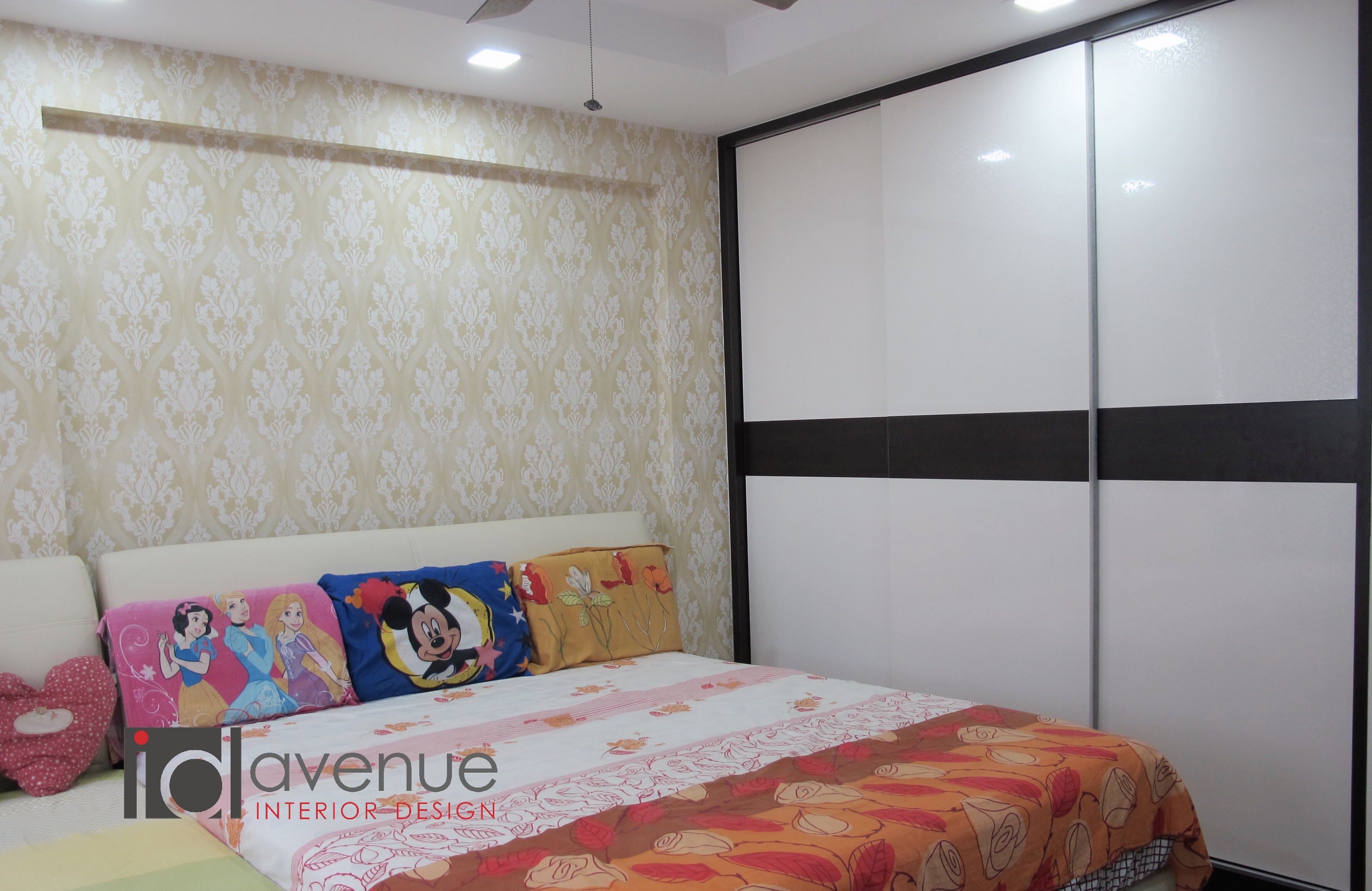 Contemporary, Modern Design - Bedroom - HDB 5 Room - Design by ID Avenue Pte Ltd (Interior Design Avenue)