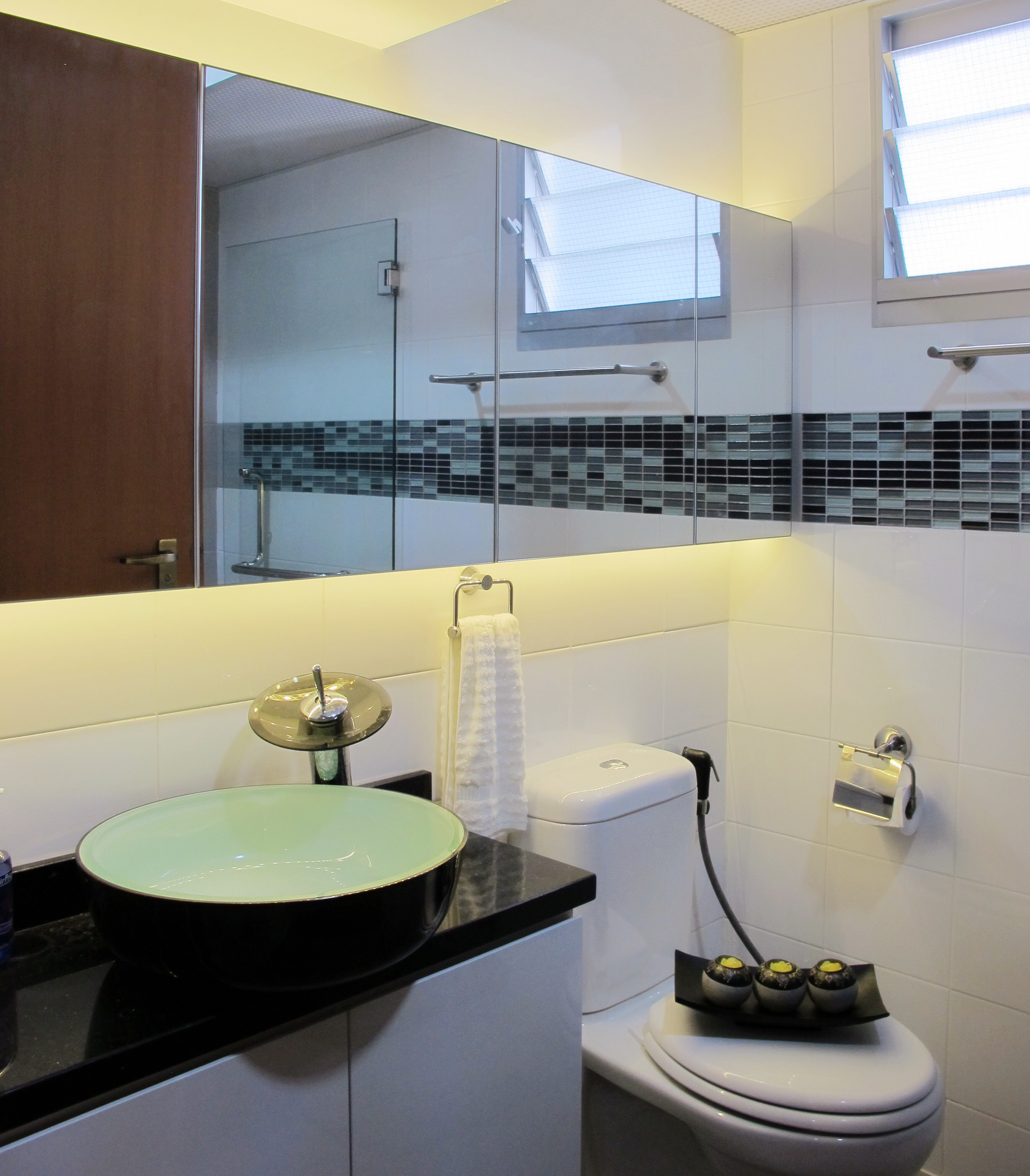 Contemporary, Modern Design - Bathroom - HDB 5 Room - Design by ID Avenue Pte Ltd (Interior Design Avenue)