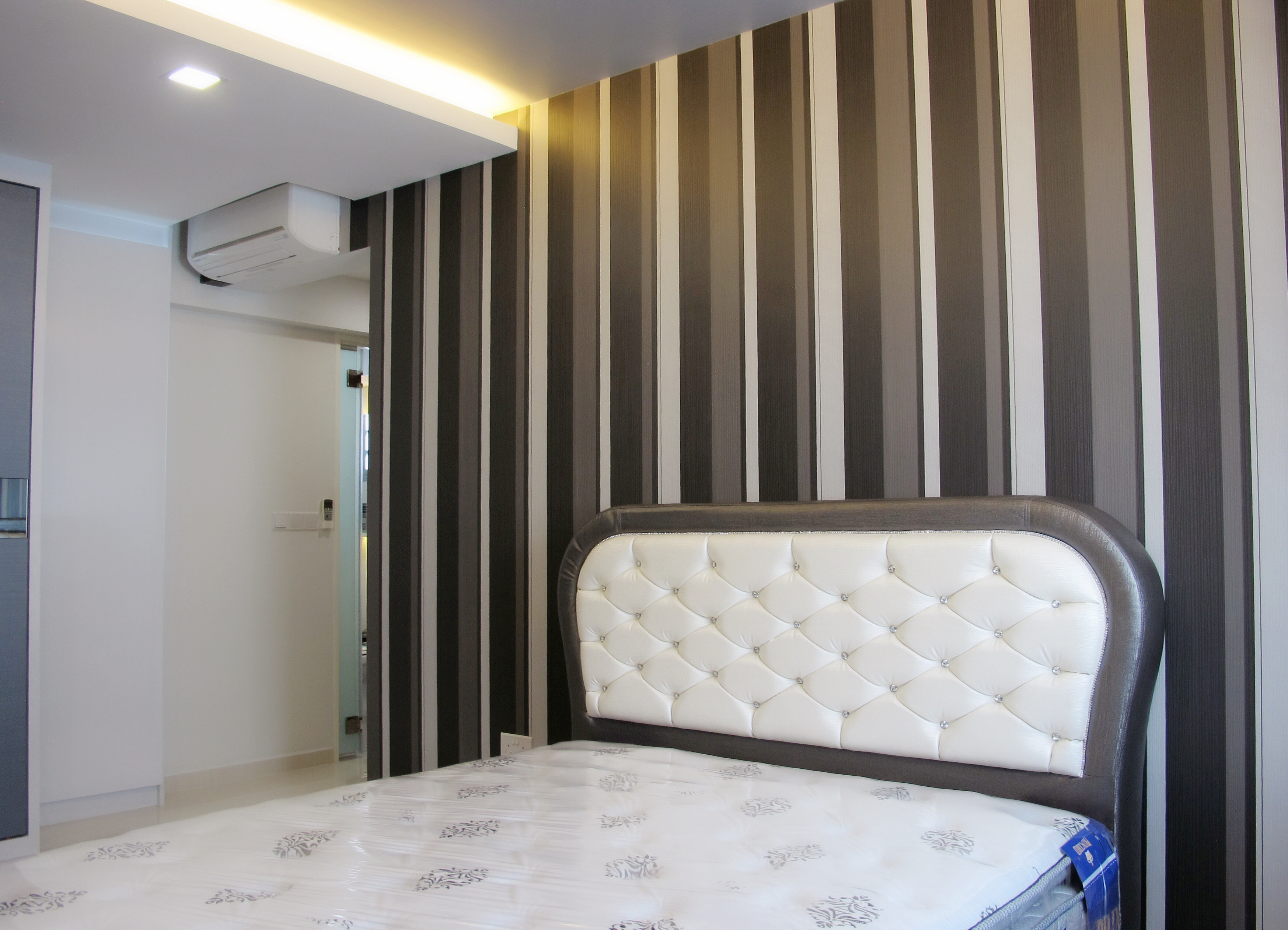 Contemporary, Modern Design - Bedroom - HDB 5 Room - Design by ID Avenue Pte Ltd (Interior Design Avenue)