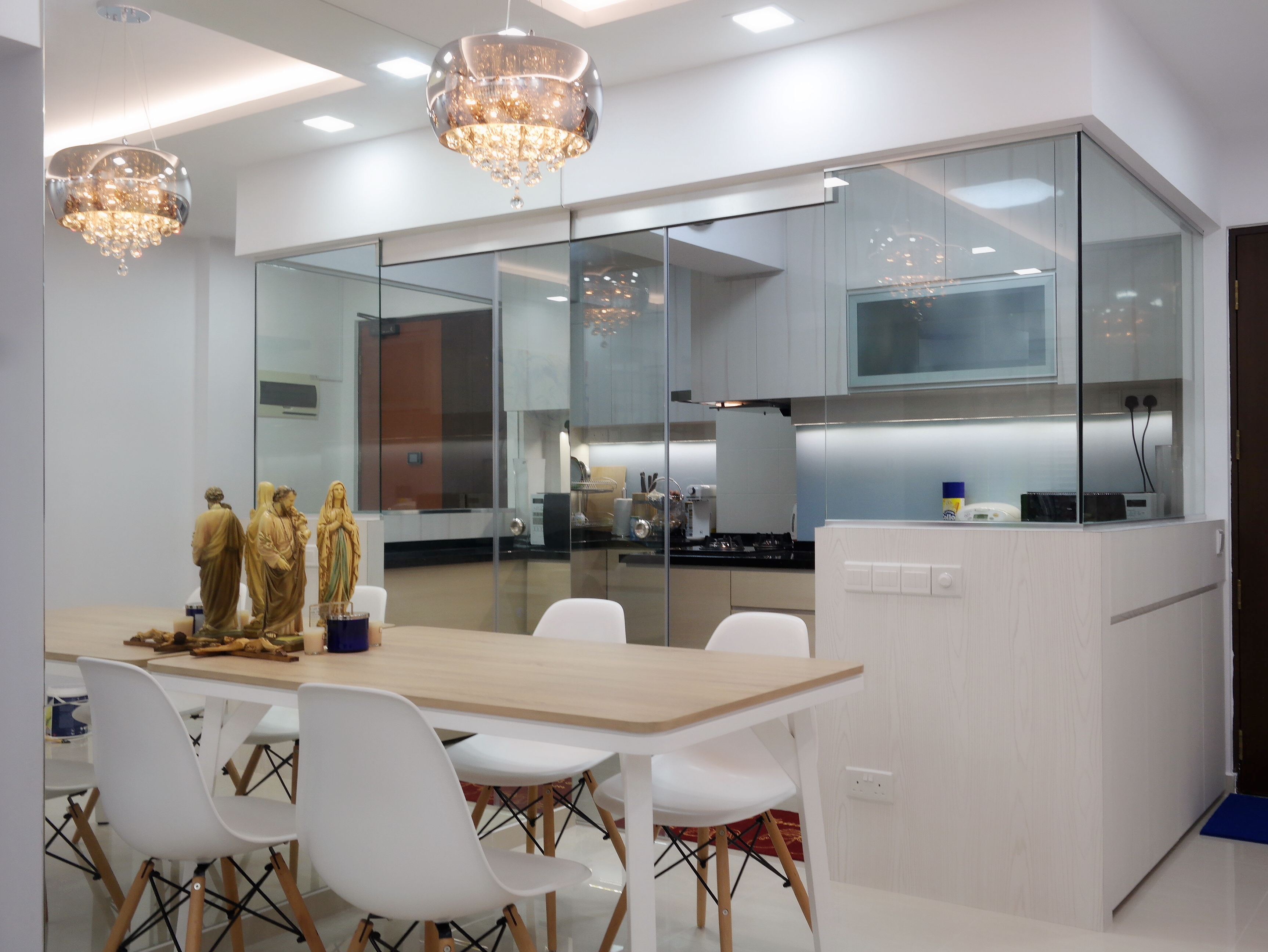 Contemporary, Modern Design - Kitchen - HDB 4 Room - Design by ID Avenue Pte Ltd (Interior Design Avenue)