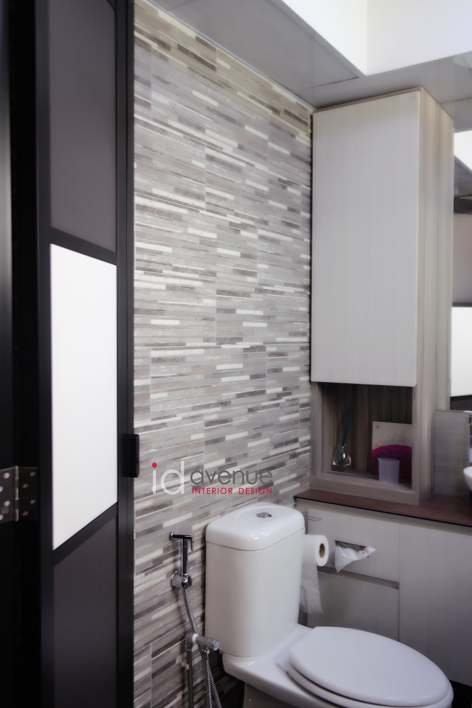 Contemporary Design - Bathroom - HDB 5 Room - Design by ID Avenue Pte Ltd (Interior Design Avenue)