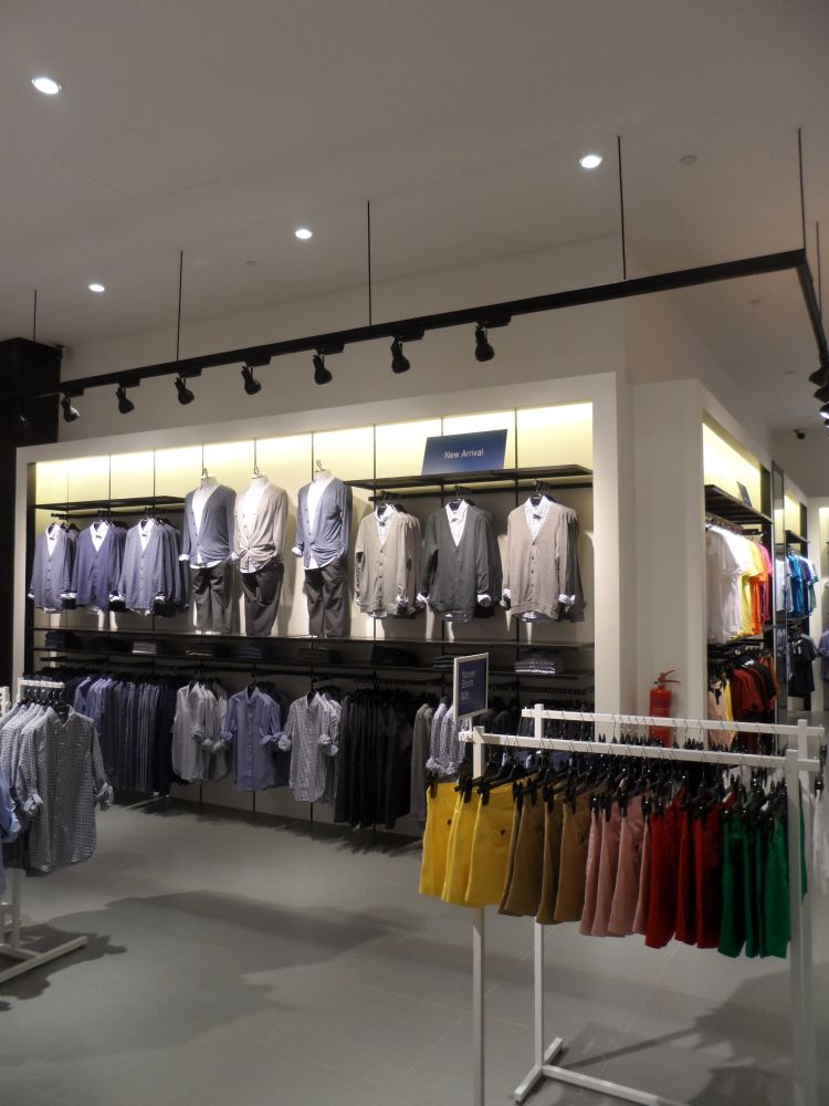 Contemporary, Modern Design - Commercial - Retail - Design by Idees Interior Design