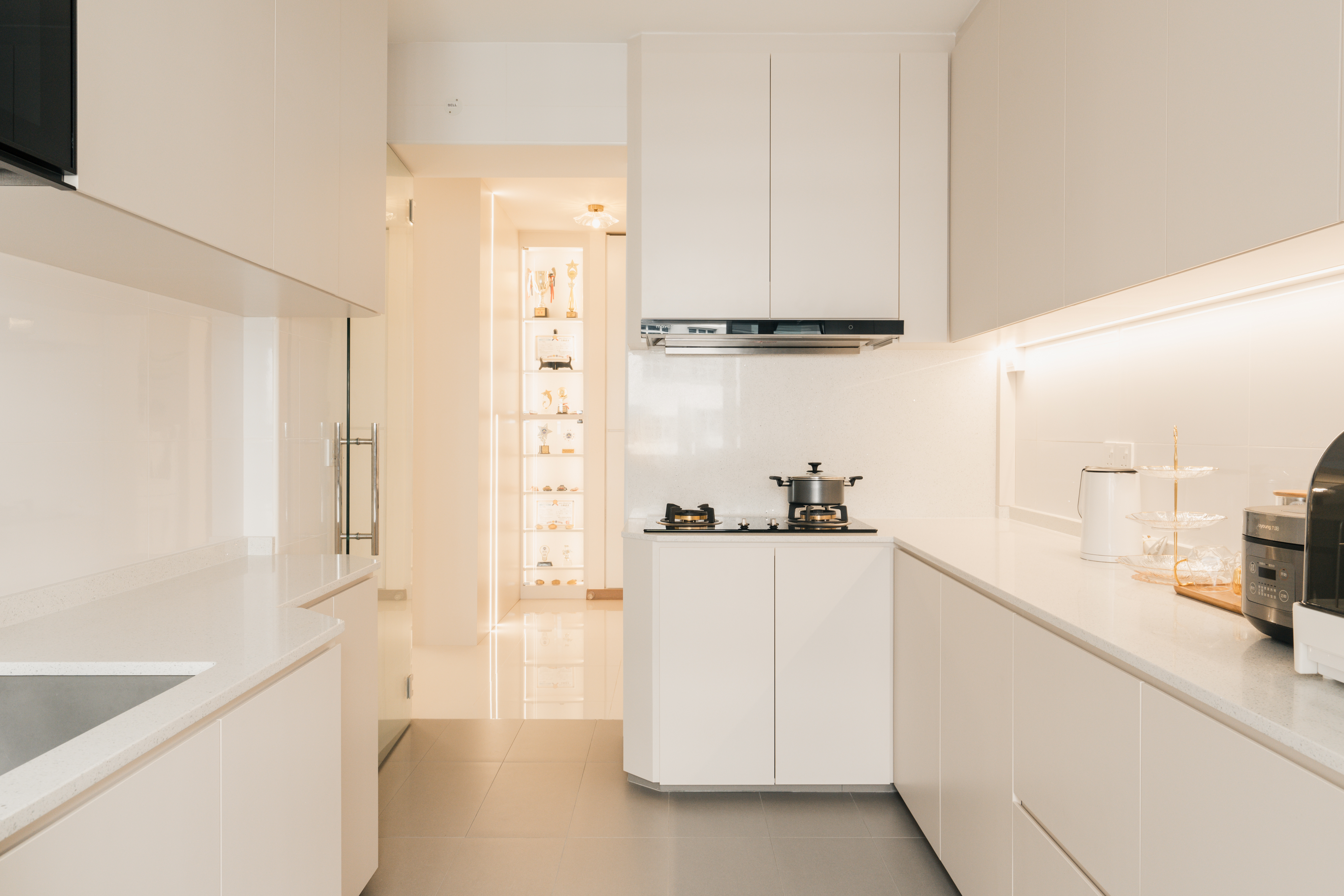 Contemporary, Minimalist Design - Kitchen - HDB 4 Room - Design by Interior Artist Pte Ltd