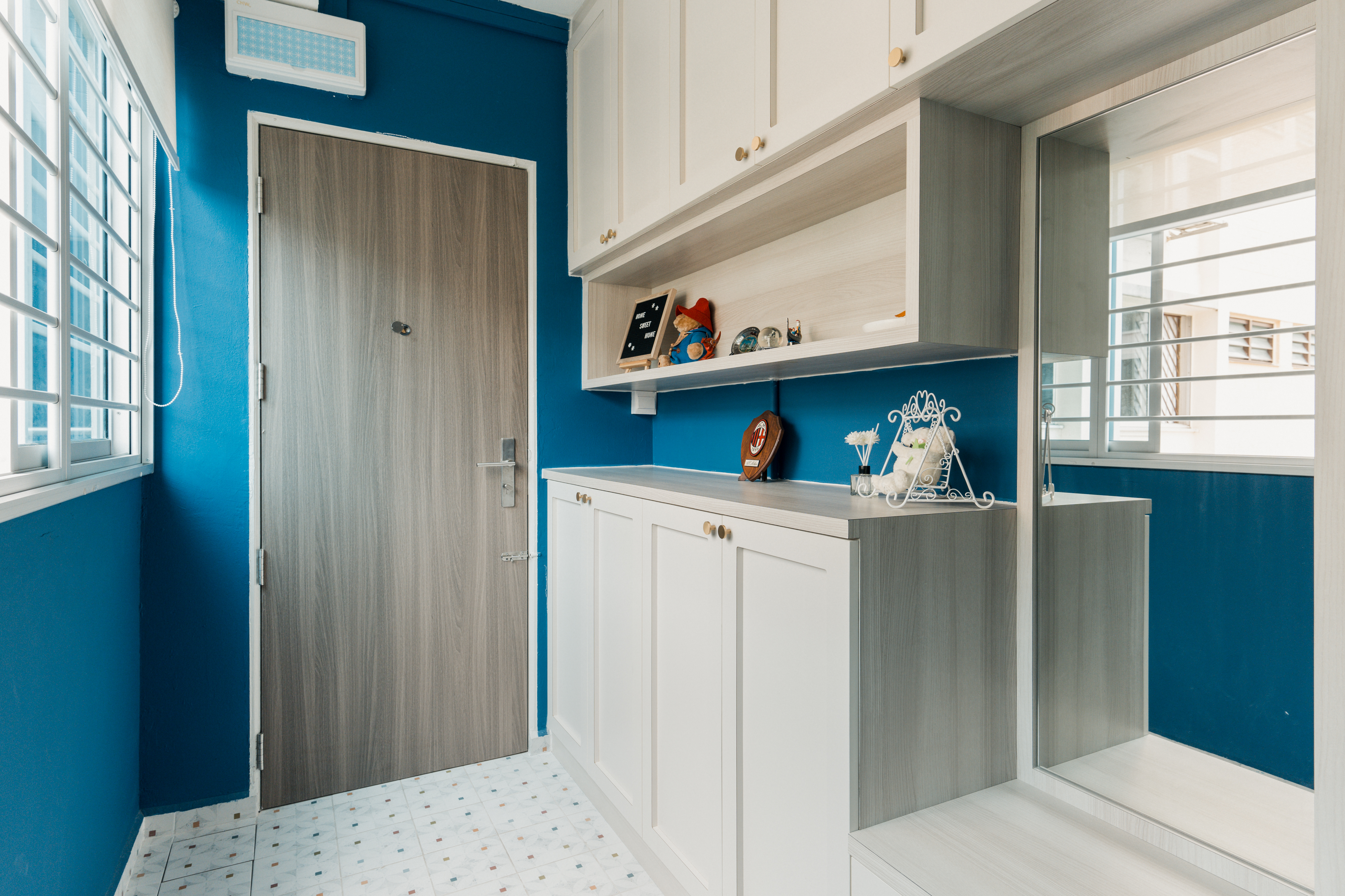 Minimalist, Modern Design - Balcony - HDB Executive Apartment - Design by Interior Artist Pte Ltd
