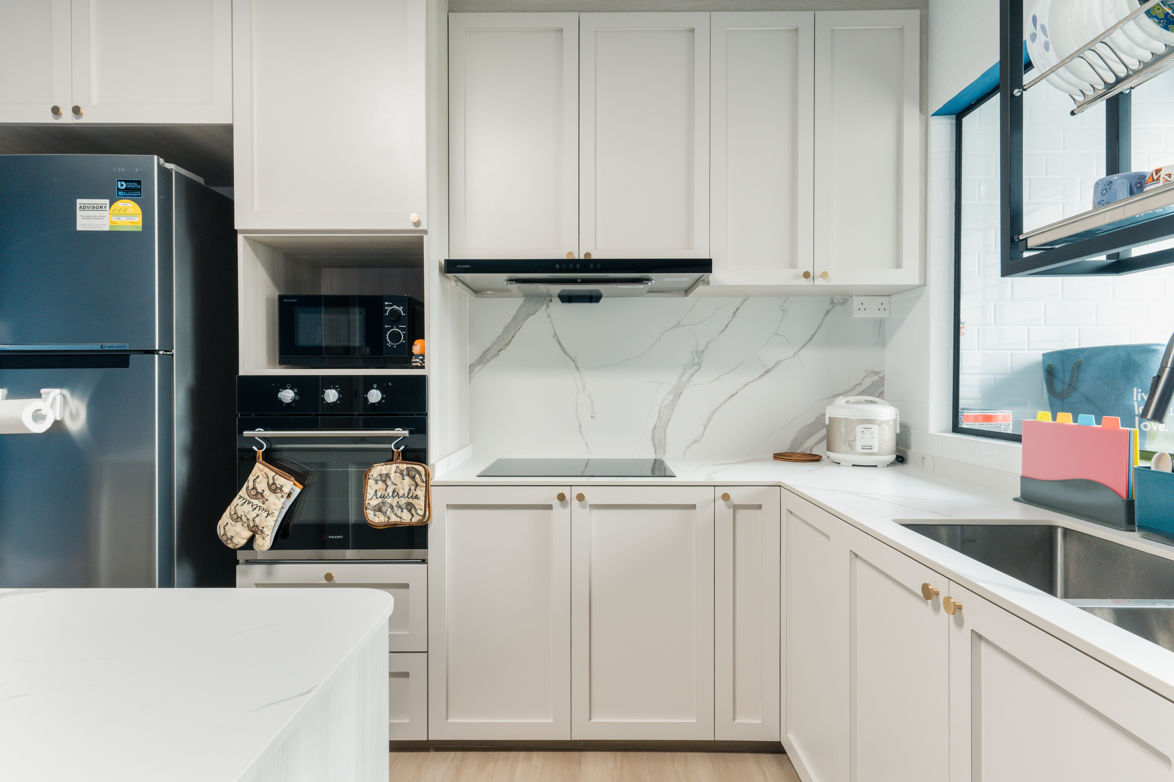 Minimalist, Modern Design - Kitchen - HDB Executive Apartment - Design by Interior Artist Pte Ltd