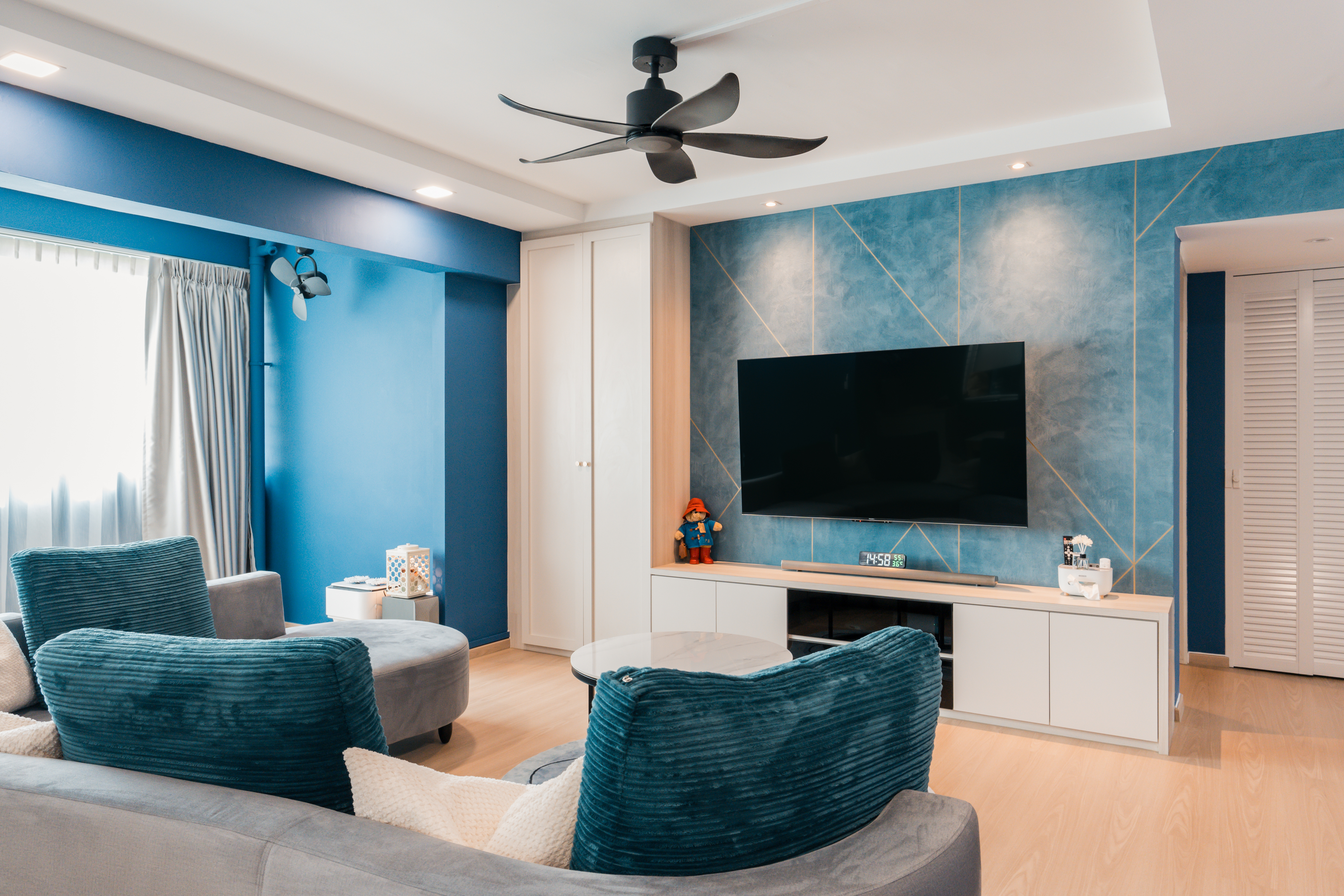Minimalist, Modern Design - Living Room - HDB Executive Apartment - Design by Interior Artist Pte Ltd