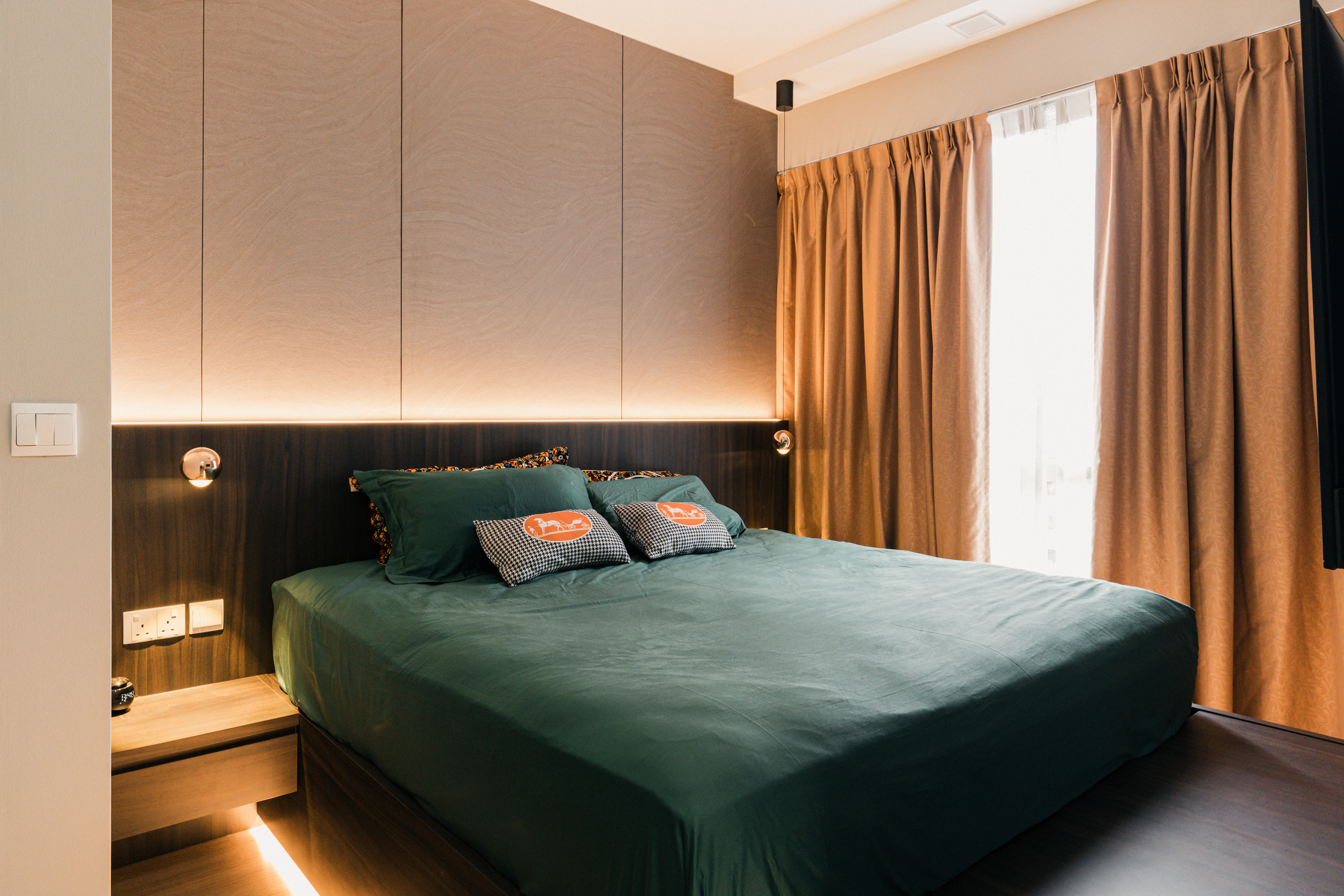 Minimalist, Modern Design - Bedroom - Condominium - Design by Interior Artist Pte Ltd