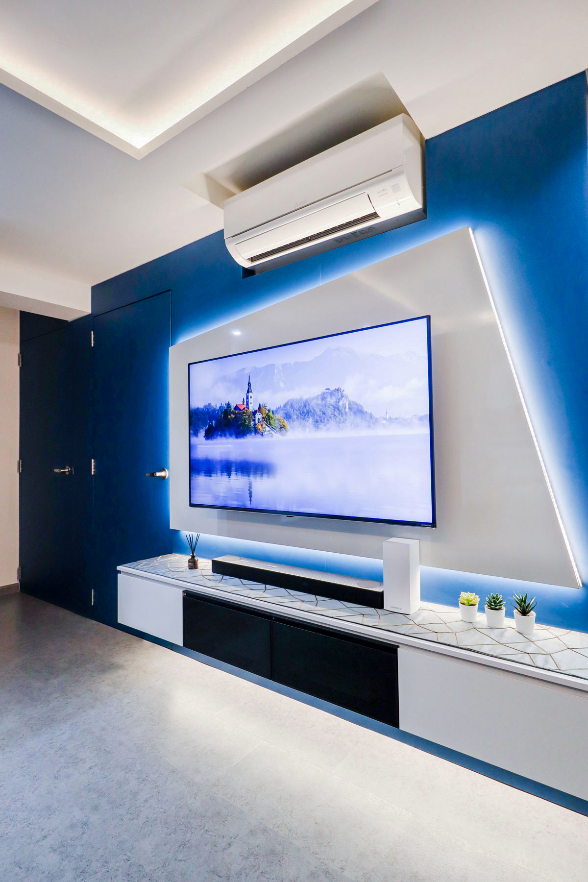 Contemporary, Modern Design - Living Room - HDB 4 Room - Design by Interior Empire Pte Ltd