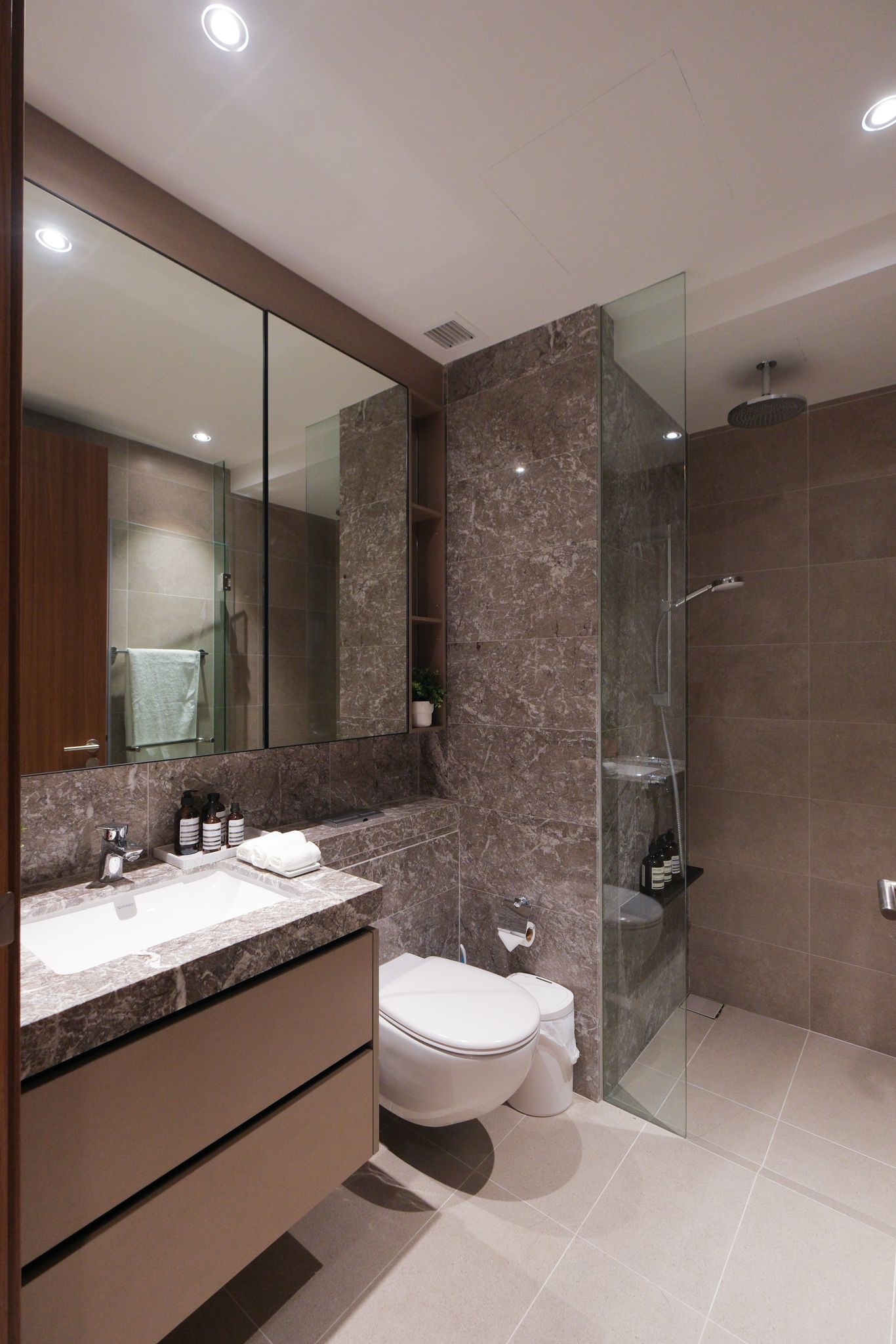 Minimalist, Modern Design - Bathroom - Condominium - Design by JD Interior Pte Ltd