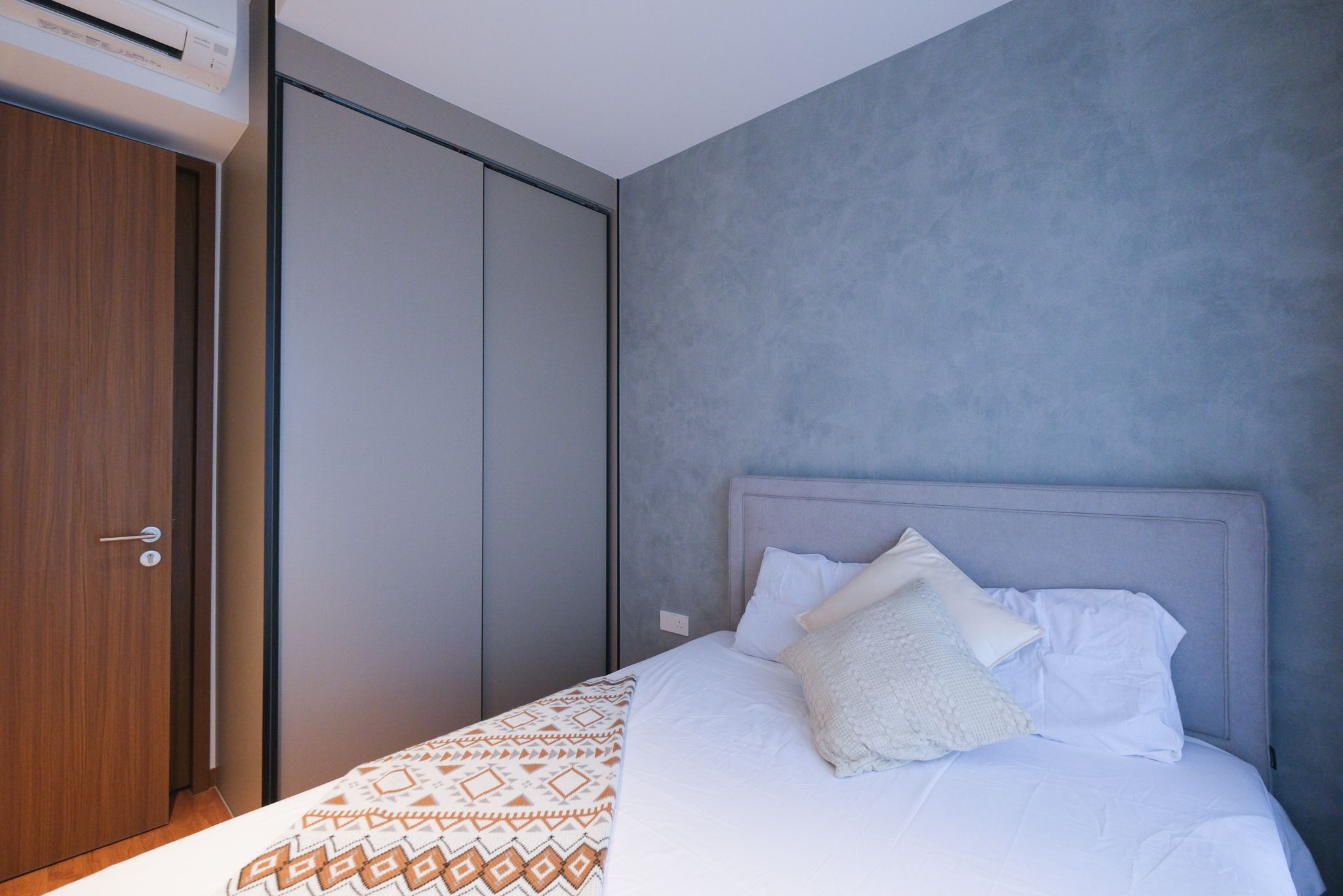 Minimalist, Modern Design - Bedroom - Condominium - Design by JD Interior Pte Ltd