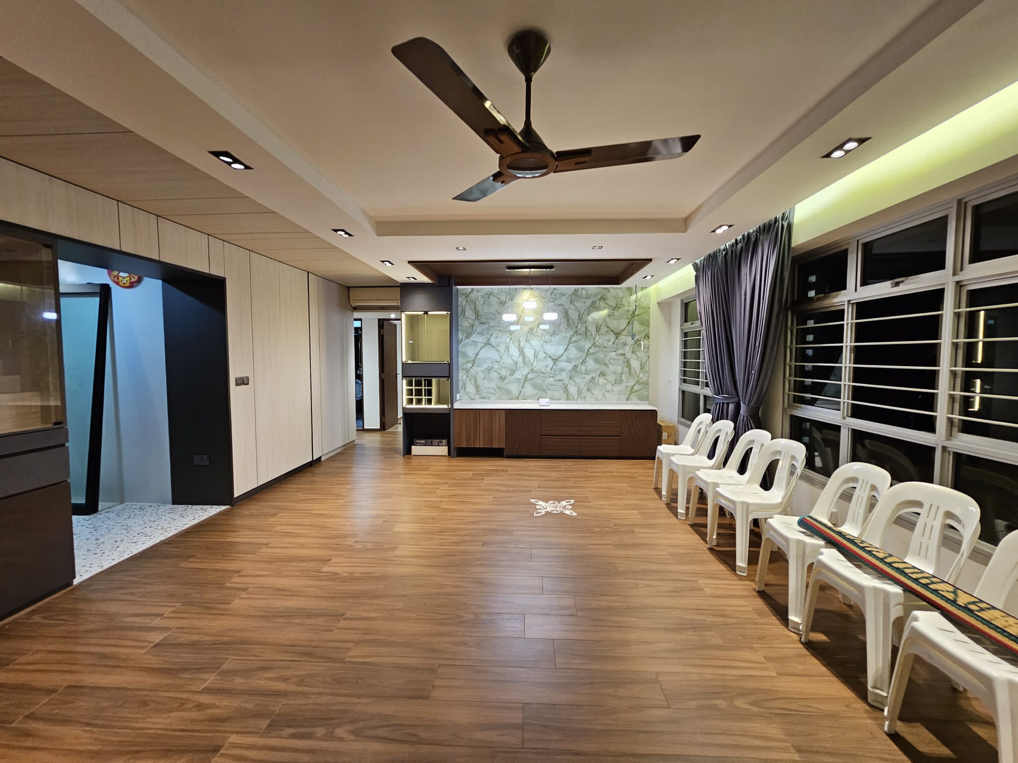 Contemporary, Modern Design - Dining Room - HDB 5 Room - Design by JD Interior Pte Ltd