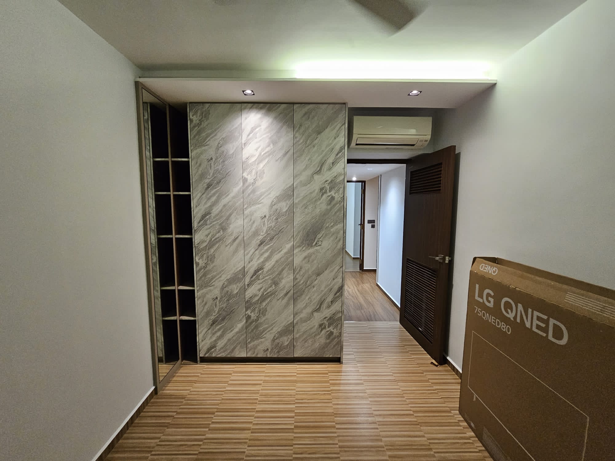 Contemporary, Modern Design - Bedroom - HDB 5 Room - Design by JD Interior Pte Ltd