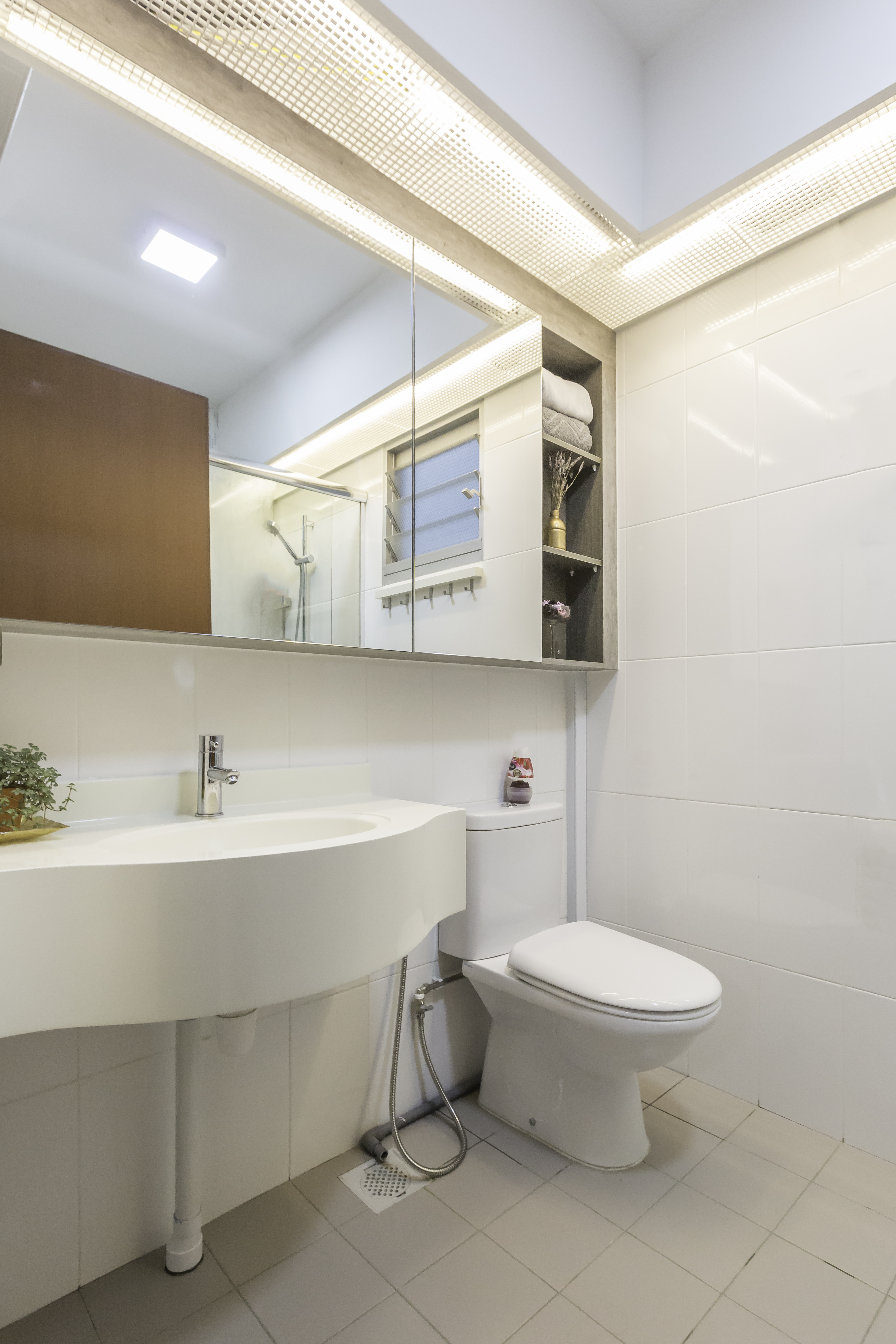 Contemporary, Modern Design - Bathroom - HDB 5 Room - Design by Jialux Interior Pte Ltd