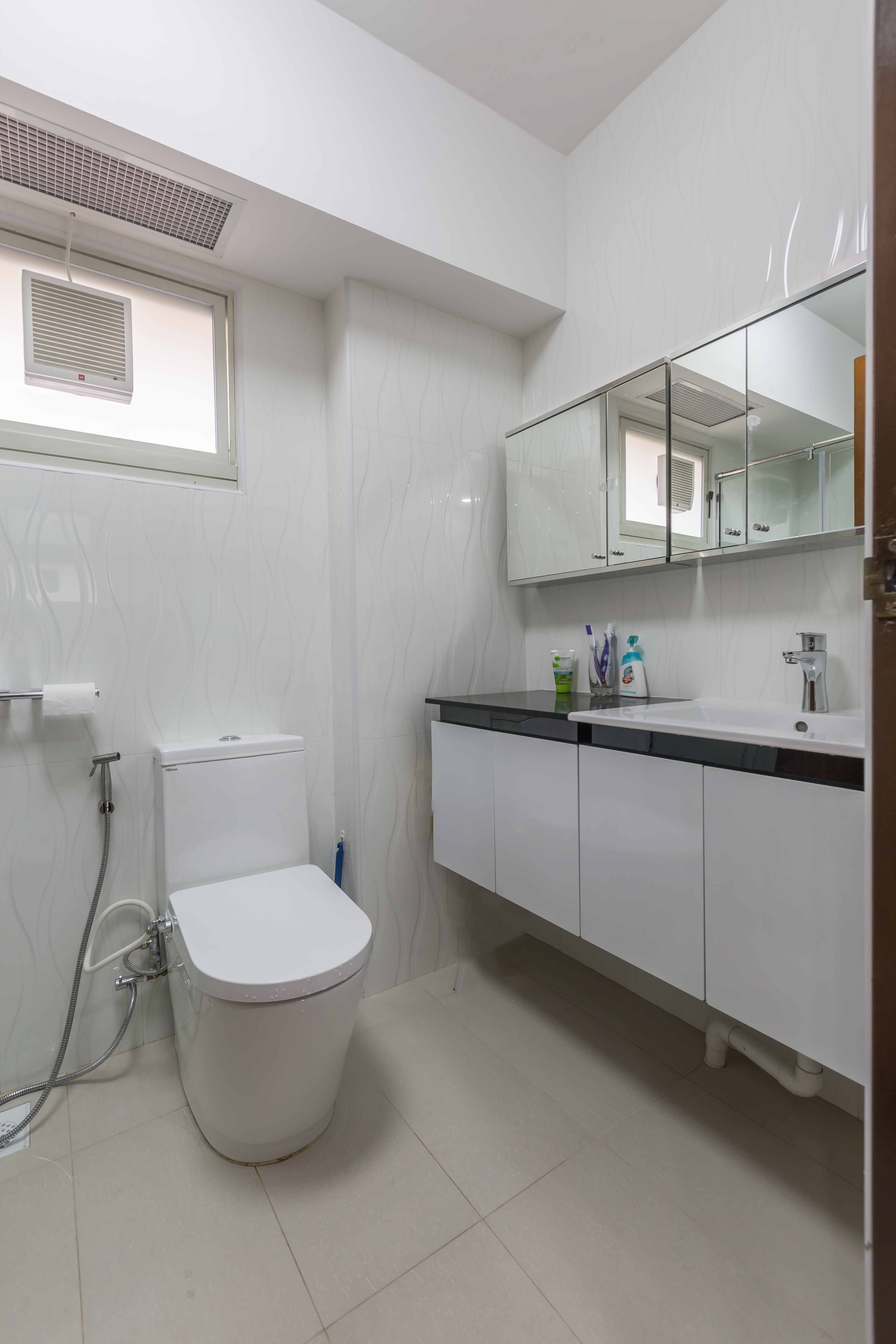 Modern Design - Bathroom - HDB 4 Room - Design by Le Interi