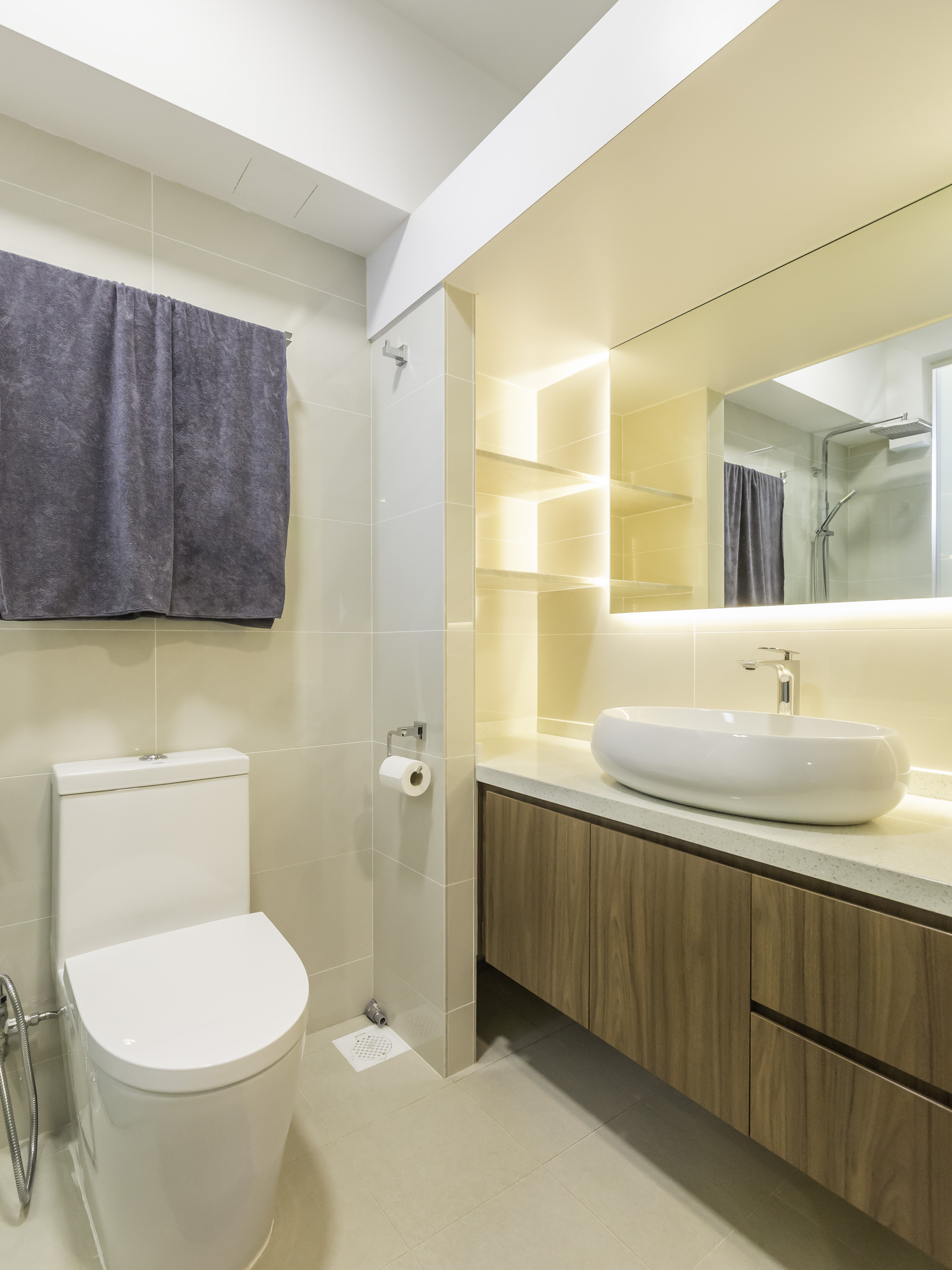 Contemporary Design - Bathroom - HDB 5 Room - Design by Le Interi