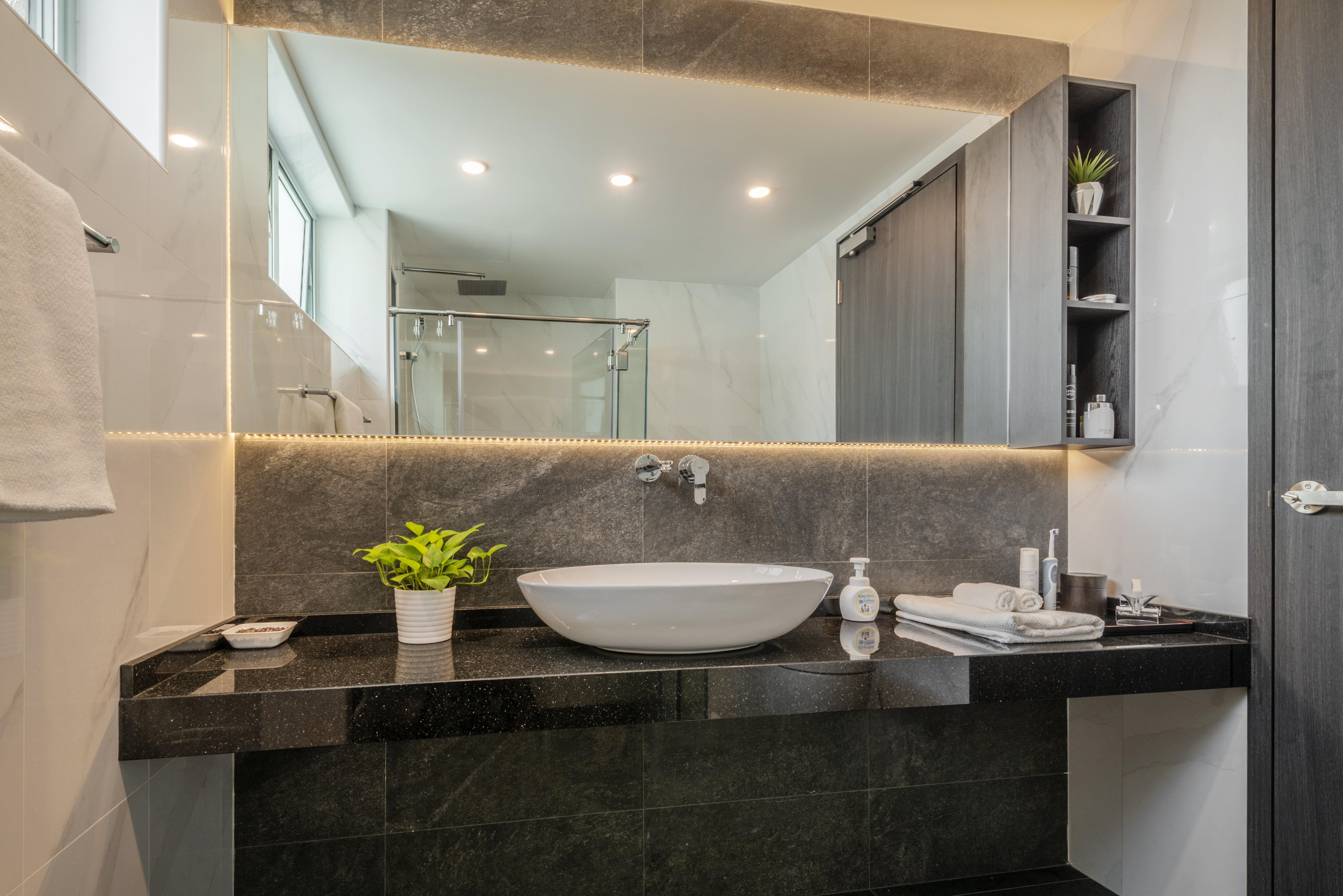 Classical Design - Bathroom - Condominium - Design by Le Interi