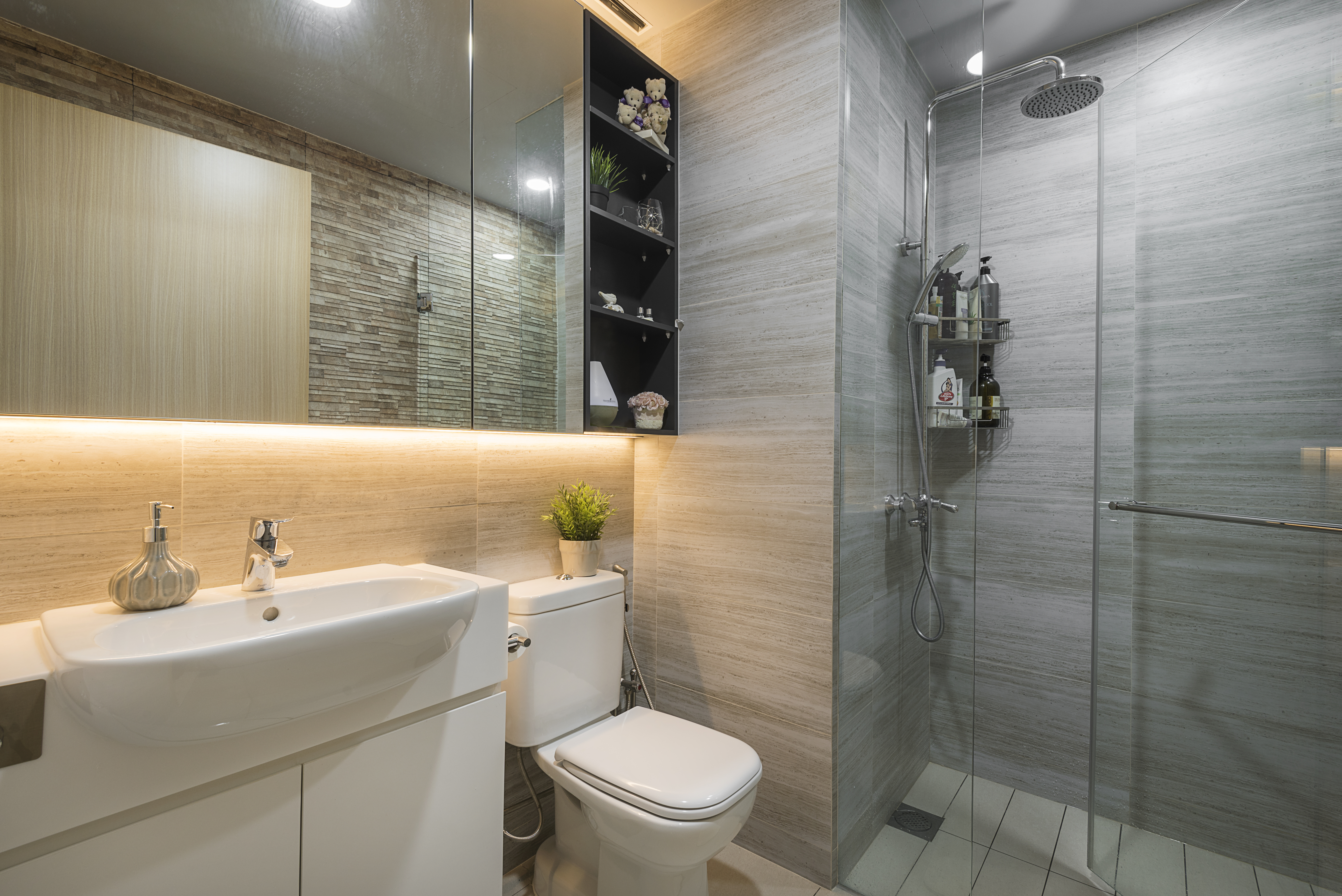 Contemporary, Modern, Others Design - Bathroom - Condominium - Design by Le Interi