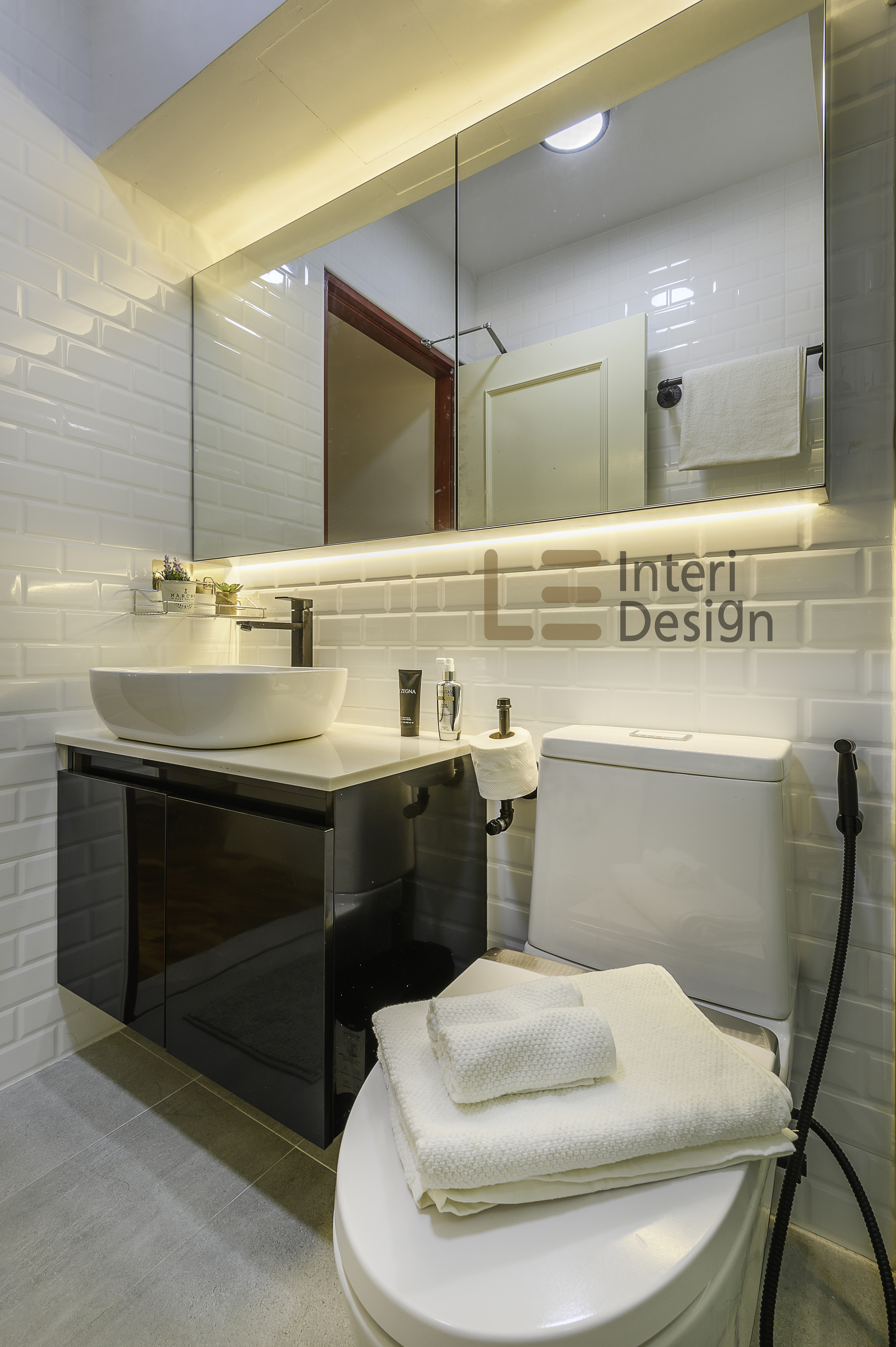 Contemporary, Modern Design - Bathroom - HDB 5 Room - Design by Le Interi