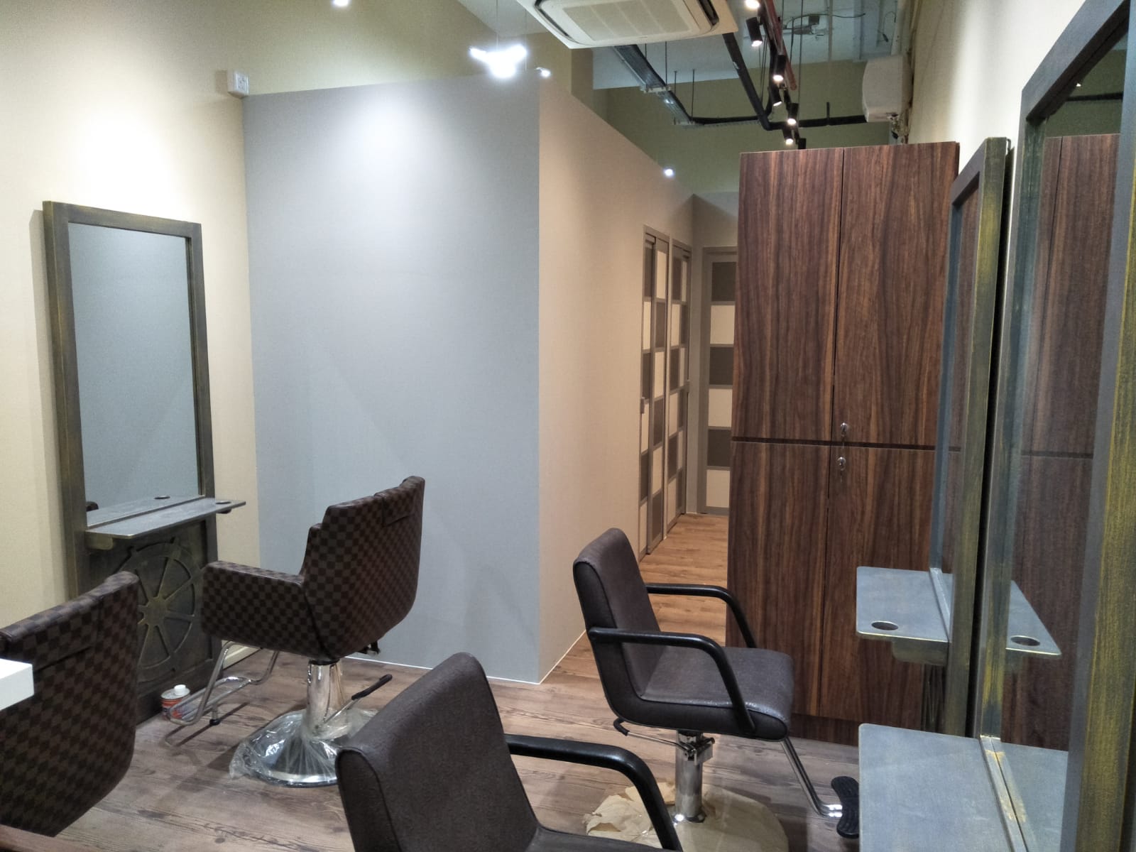 Others Design - Commercial - Retail - Design by Living Venture Design & Construction Pte Ltd