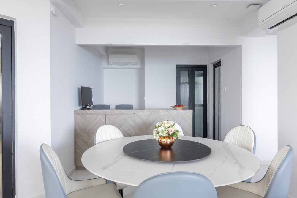 Modern Design - Dining Room - Condominium - Design by Livspace