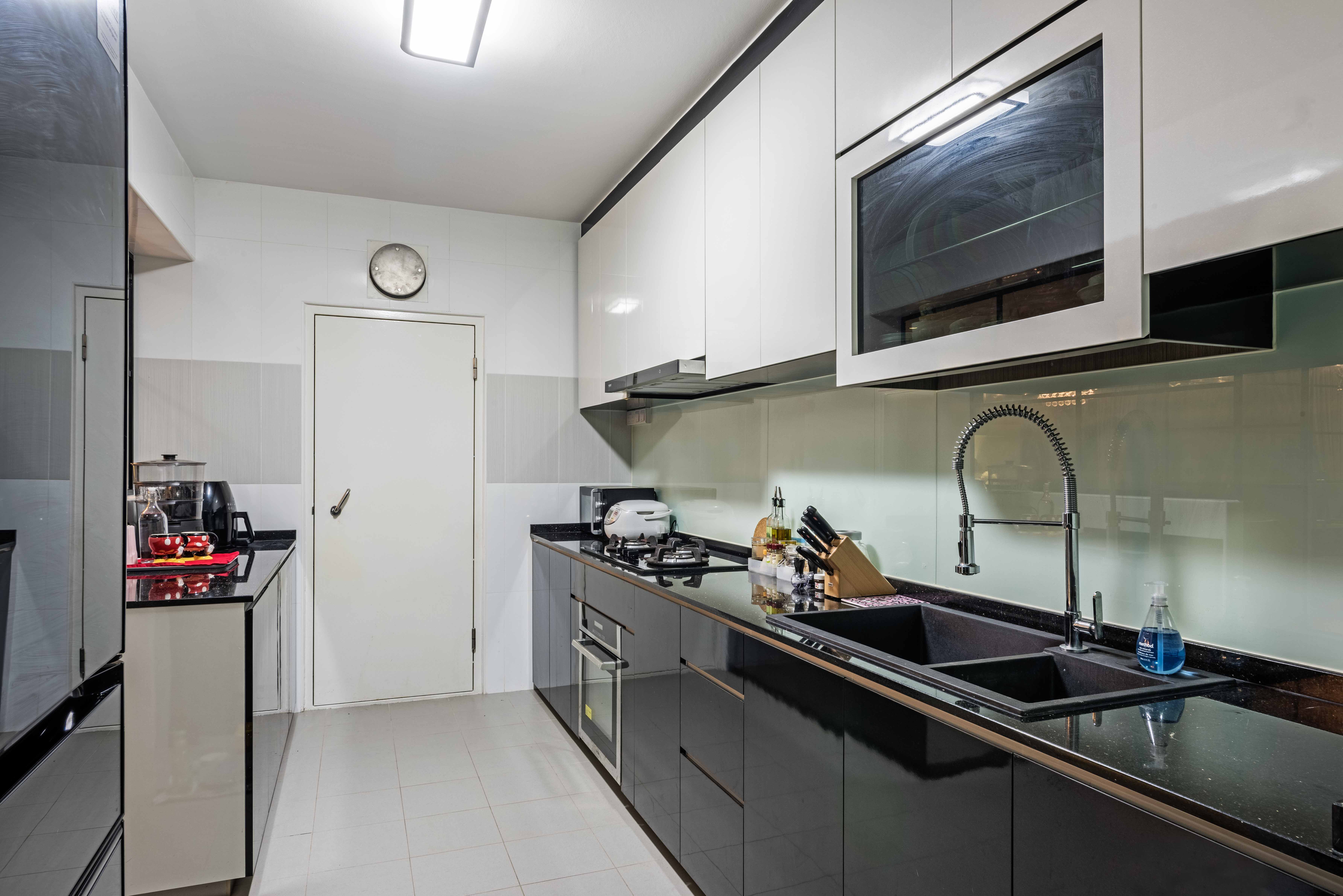 Contemporary, Modern, Tropical Design - Kitchen - HDB 3 Room - Design by Luxurious Design Pte Ltd