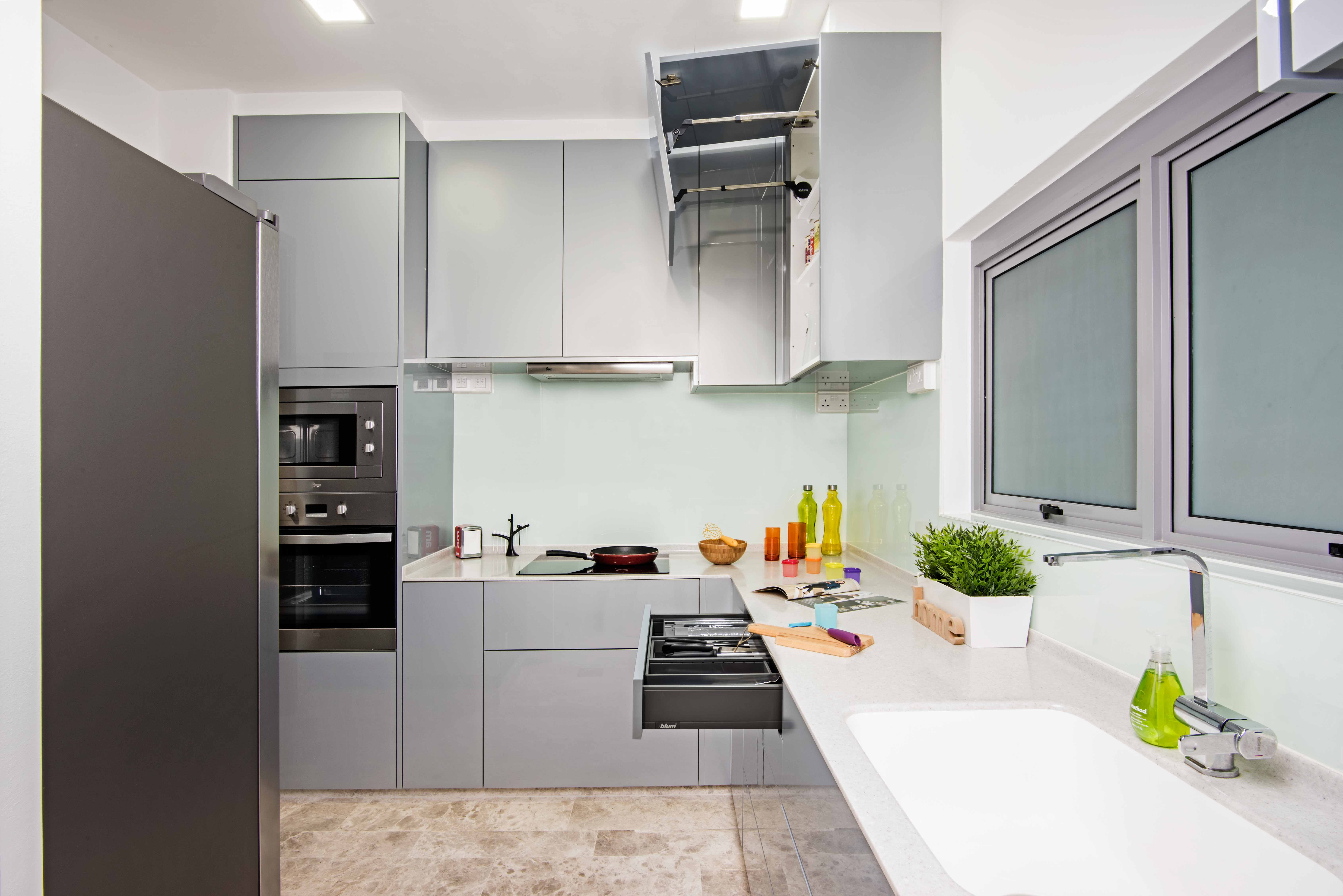 Contemporary, Modern Design - Kitchen - Condominium - Design by Luxurious Design Pte Ltd
