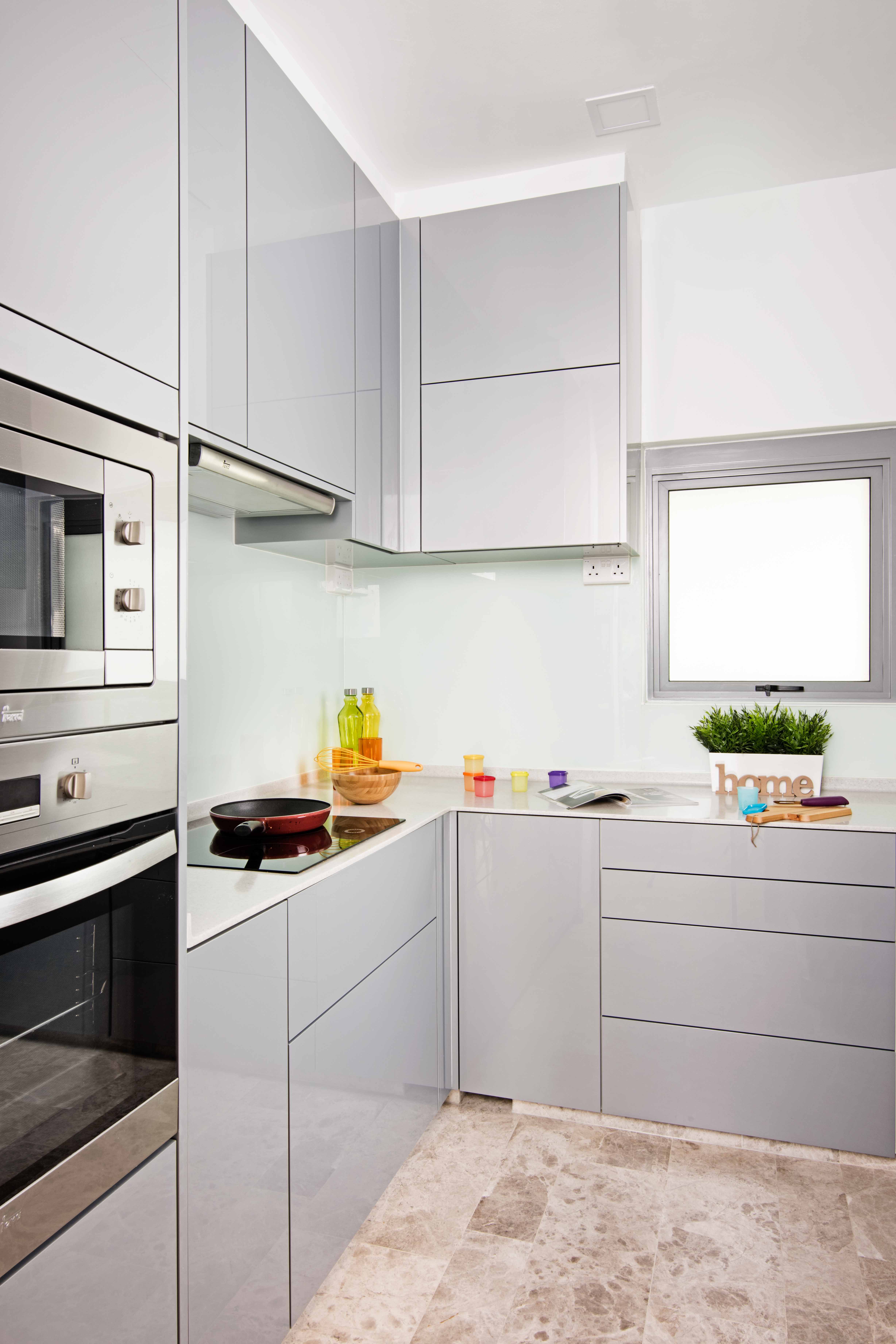 Contemporary, Modern Design - Kitchen - Condominium - Design by Luxurious Design Pte Ltd