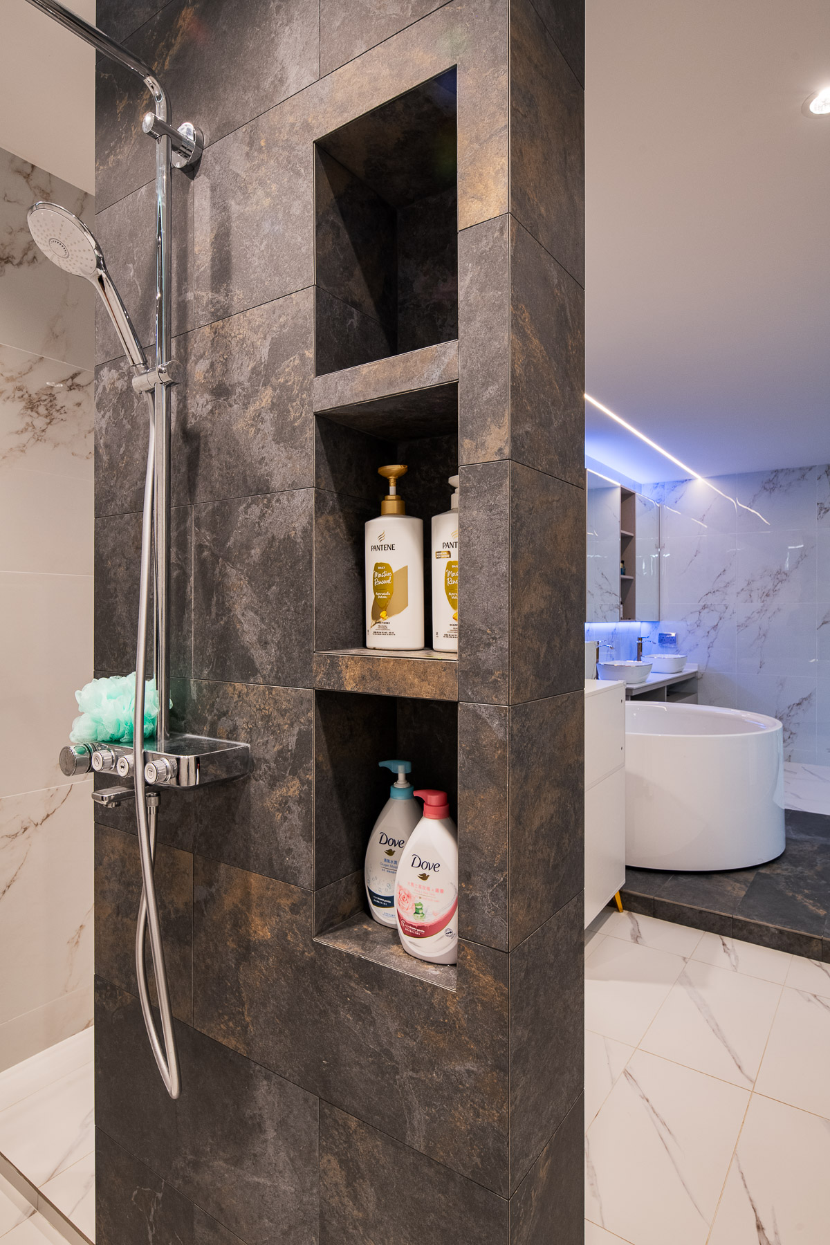 Contemporary Design - Bathroom - Landed House - Design by Mr Designer Studio