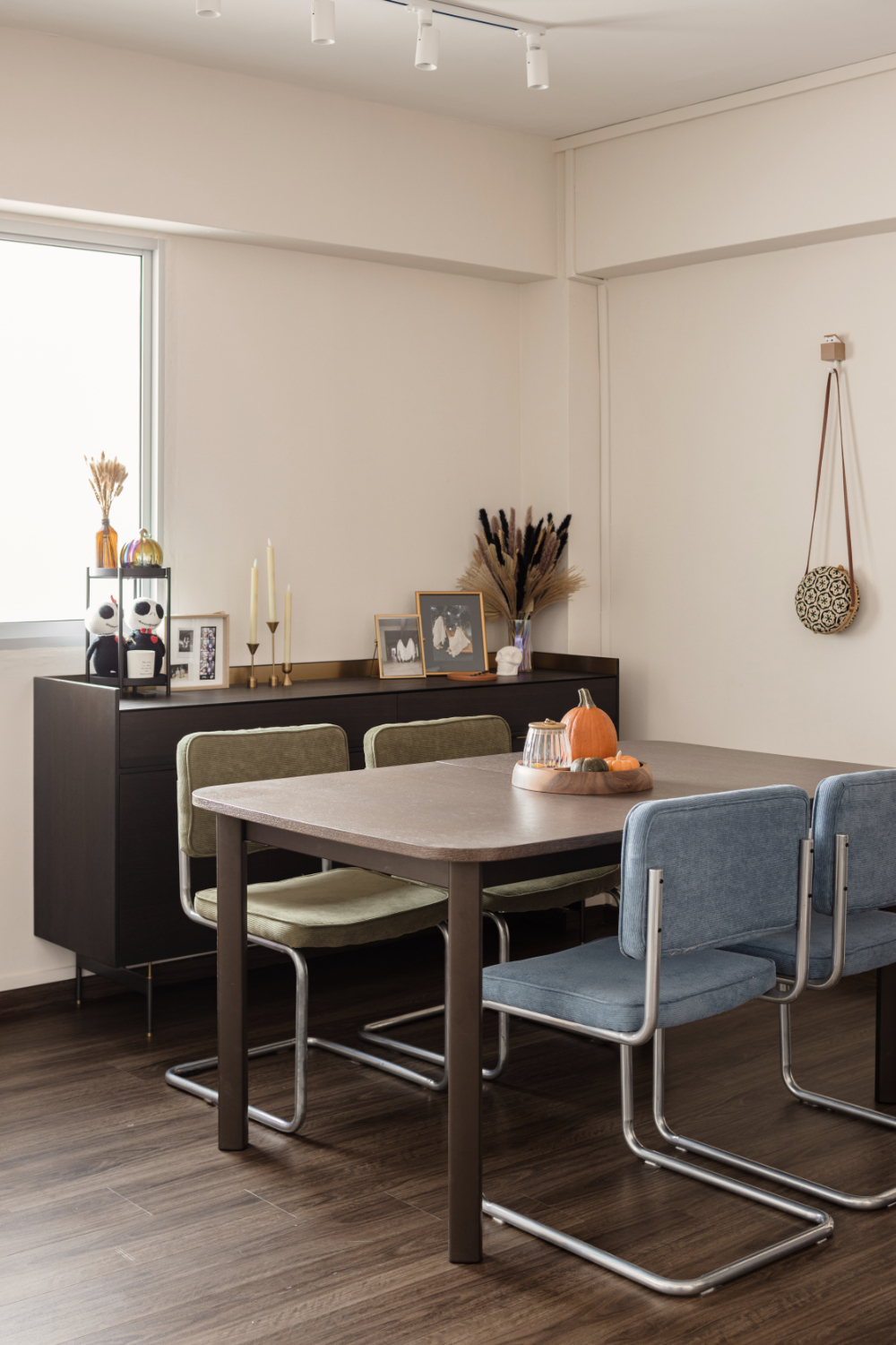 Eclectic Design - Dining Room - HDB 4 Room - Design by Mu Design Studio
