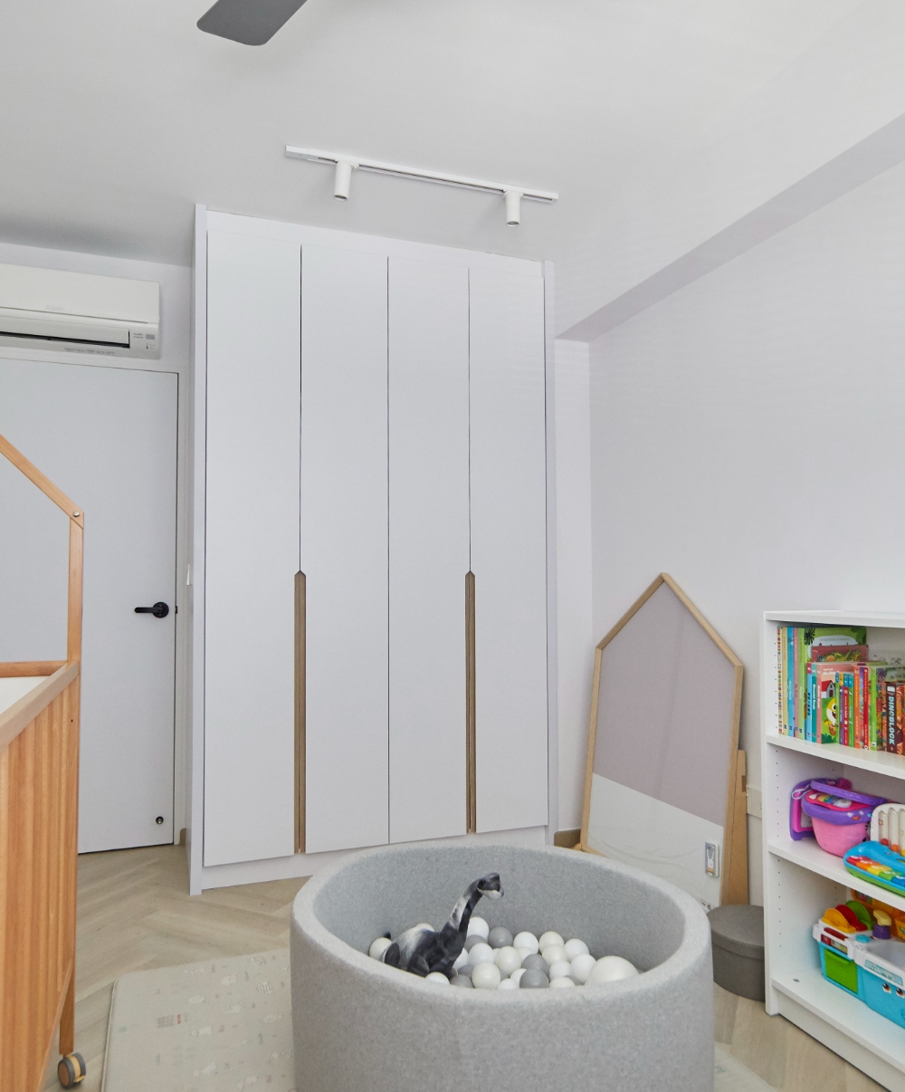 Minimalist, Modern Design - Entertainment Room - HDB 5 Room - Design by Mu Design Studio