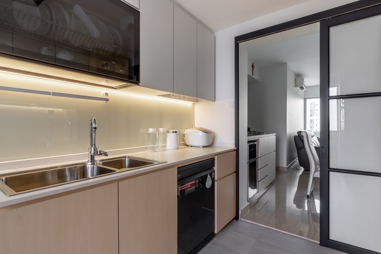 Contemporary Design - Kitchen - HDB 5 Room - Design by MYD - Pleasant Home Design