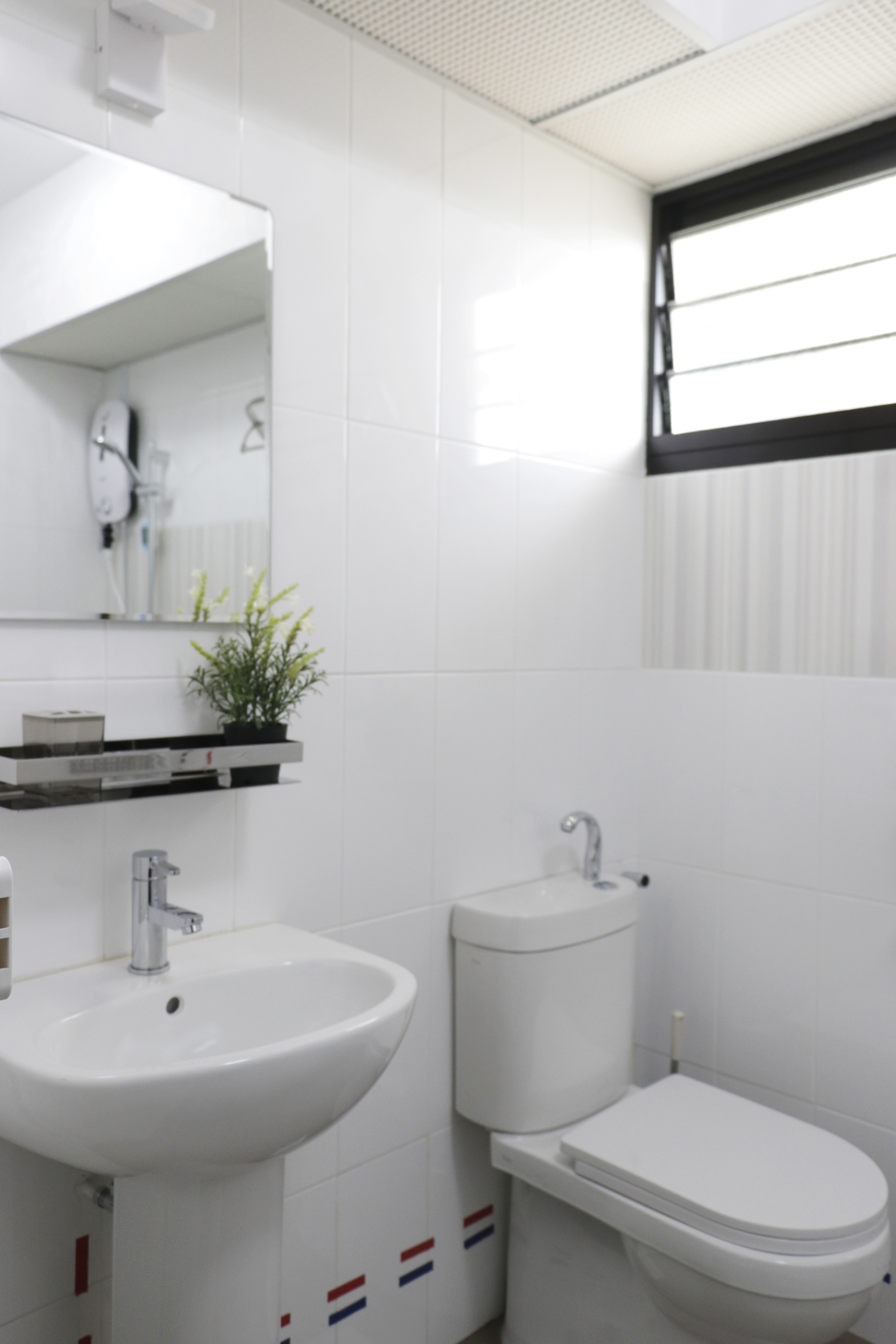 Contemporary, Modern Design - Bathroom - HDB 4 Room - Design by New Interior Design 