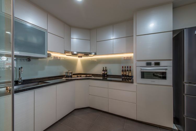 Contemporary, Modern Design - Kitchen - Condominium - Design by New Interior Design 