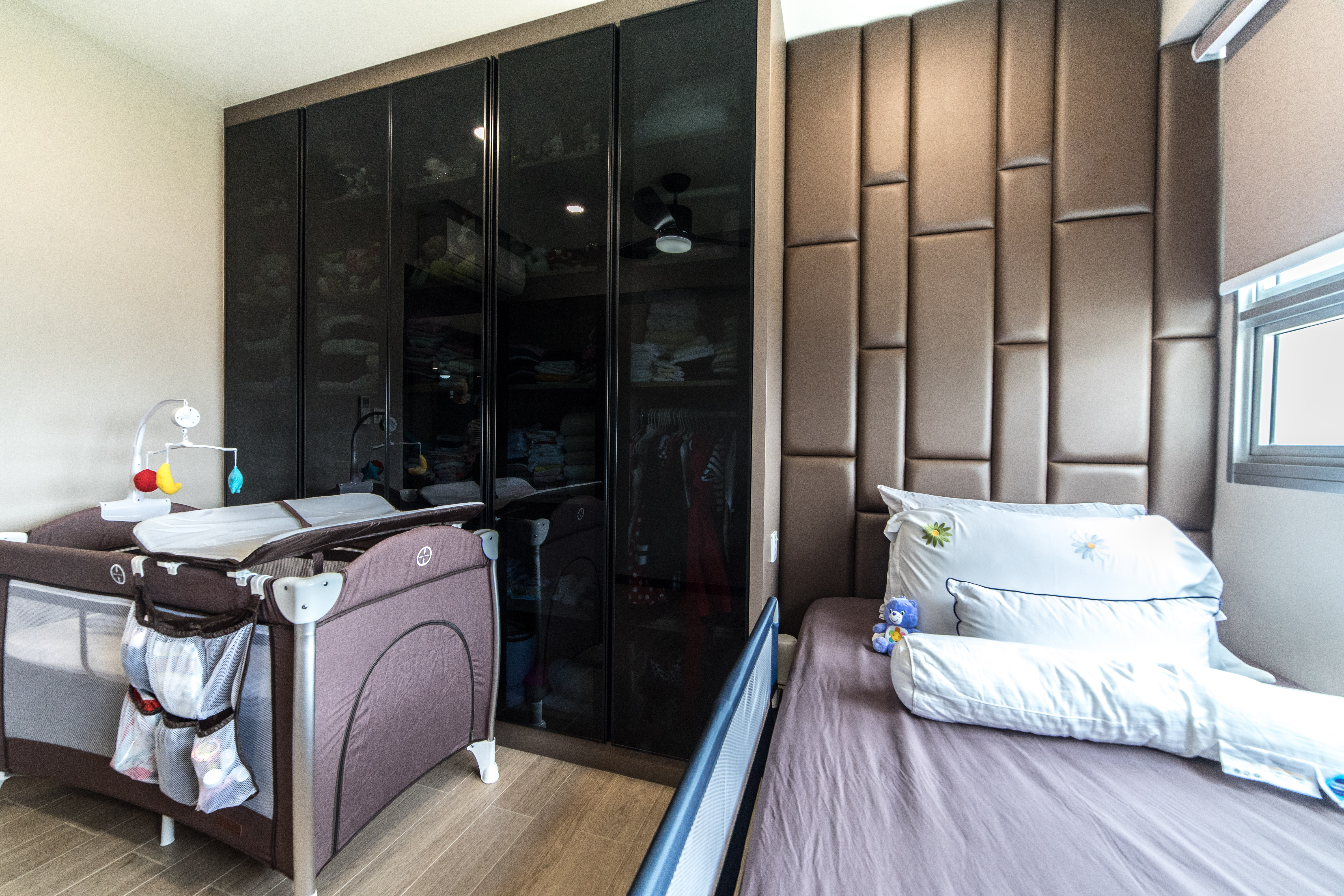 Contemporary Design - Bedroom - HDB 4 Room - Design by Ovon Design Pte Ltd