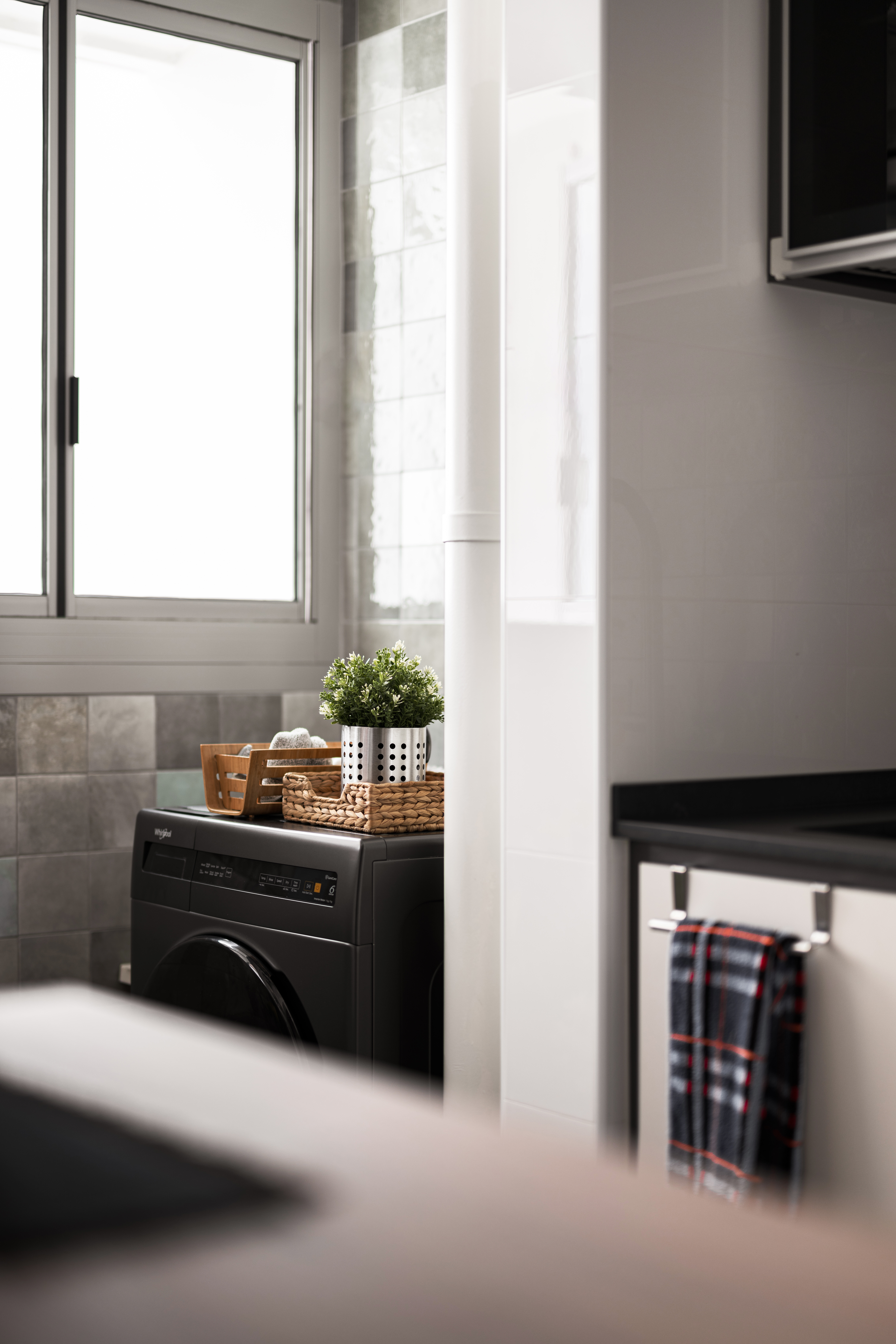 Modern Design - Kitchen - HDB 3 Room - Design by Ovon Design Pte Ltd