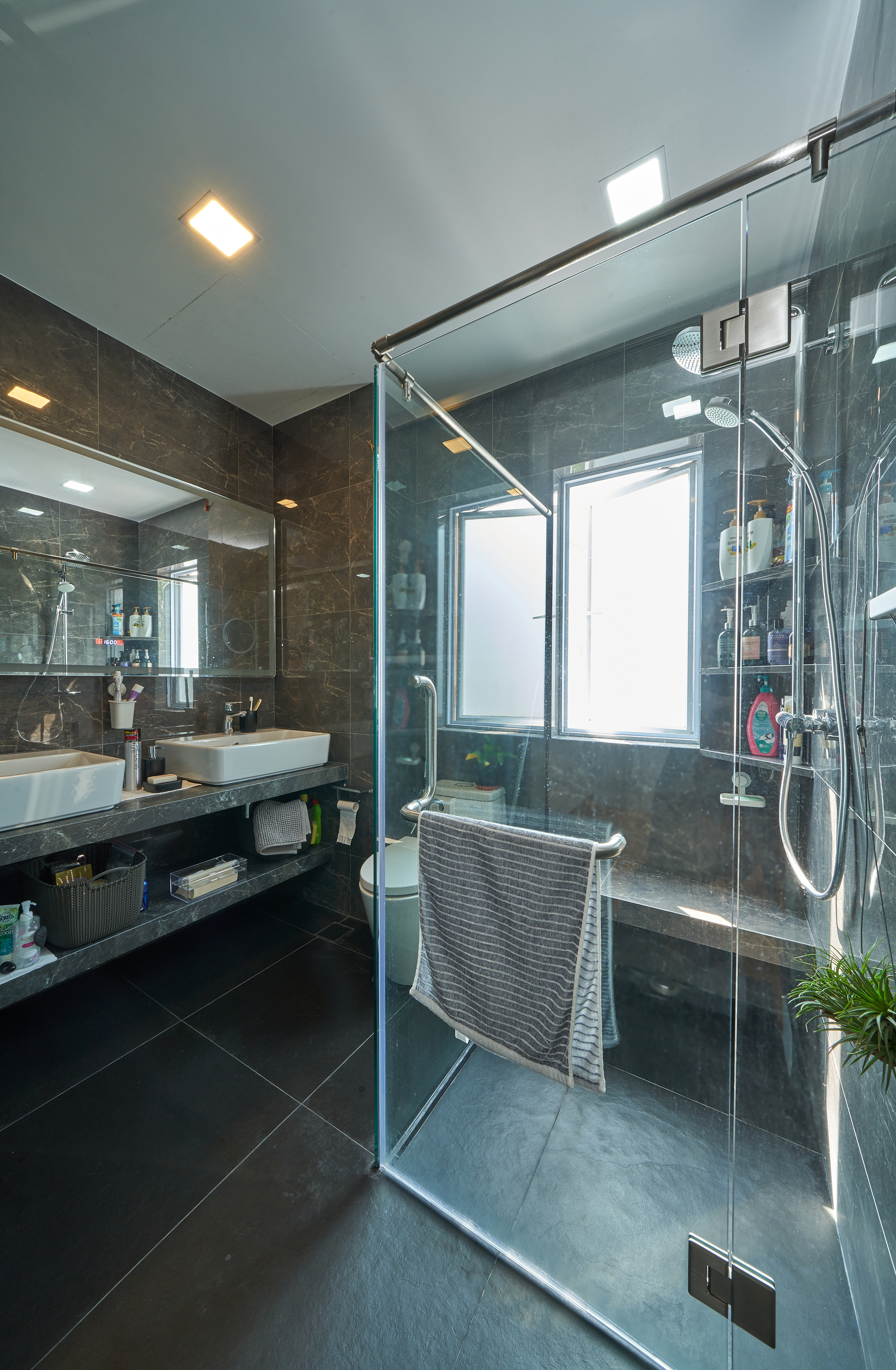 Modern Design - Bathroom - Landed House - Design by Ovon Design Pte Ltd