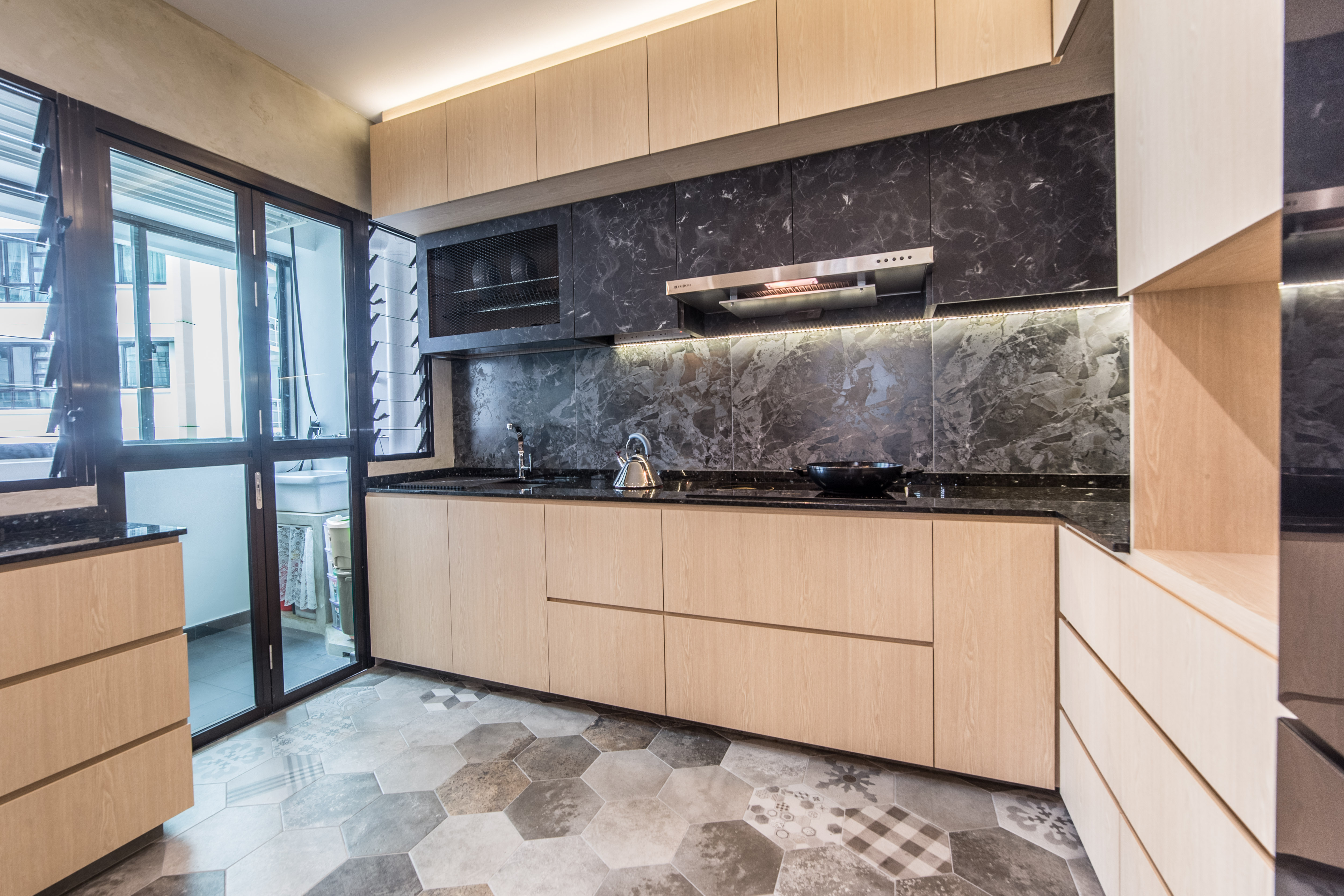 Contemporary Design - Kitchen - HDB 4 Room - Design by Ovon Design Pte Ltd