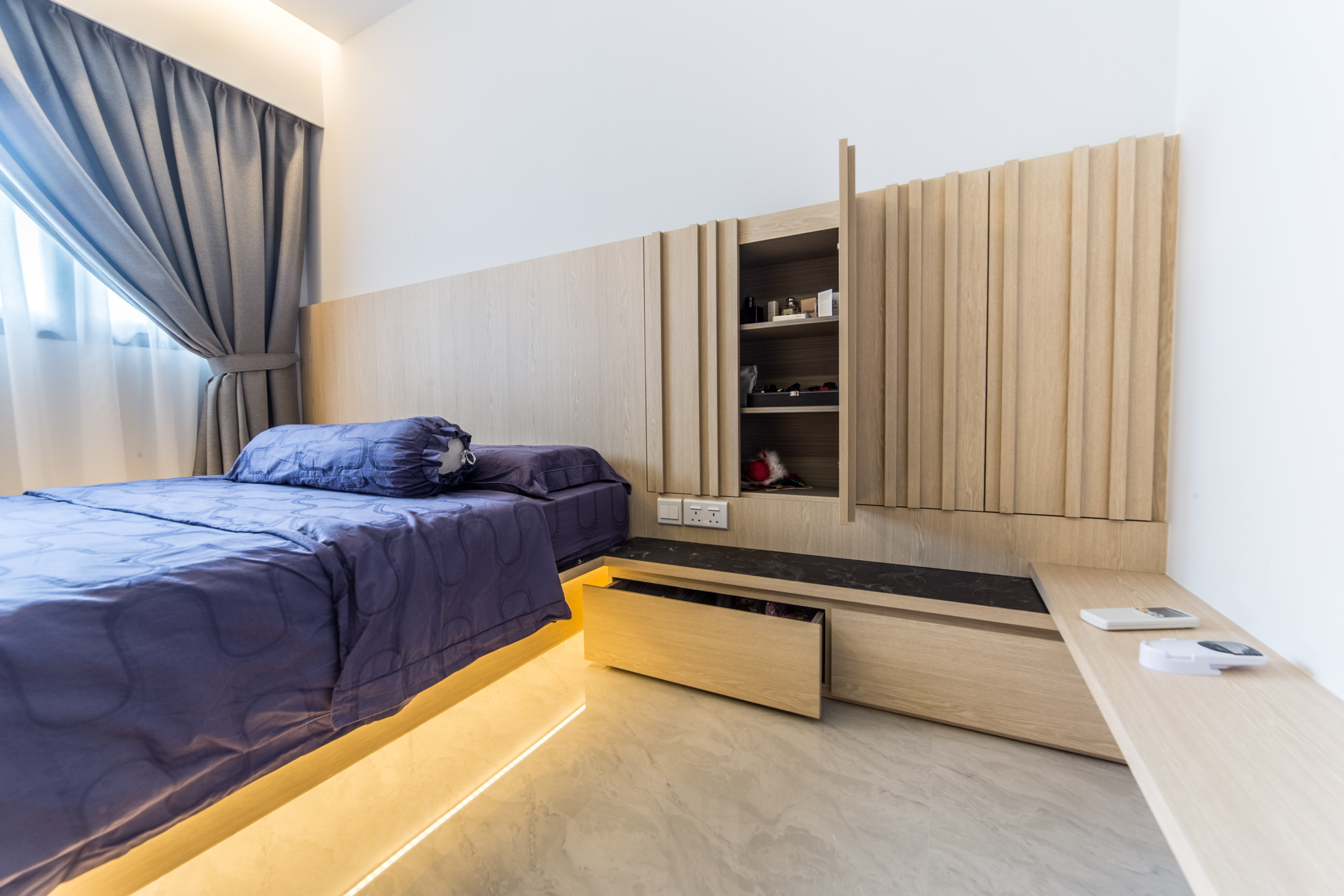 Contemporary Design - Bedroom - HDB 4 Room - Design by Ovon Design Pte Ltd