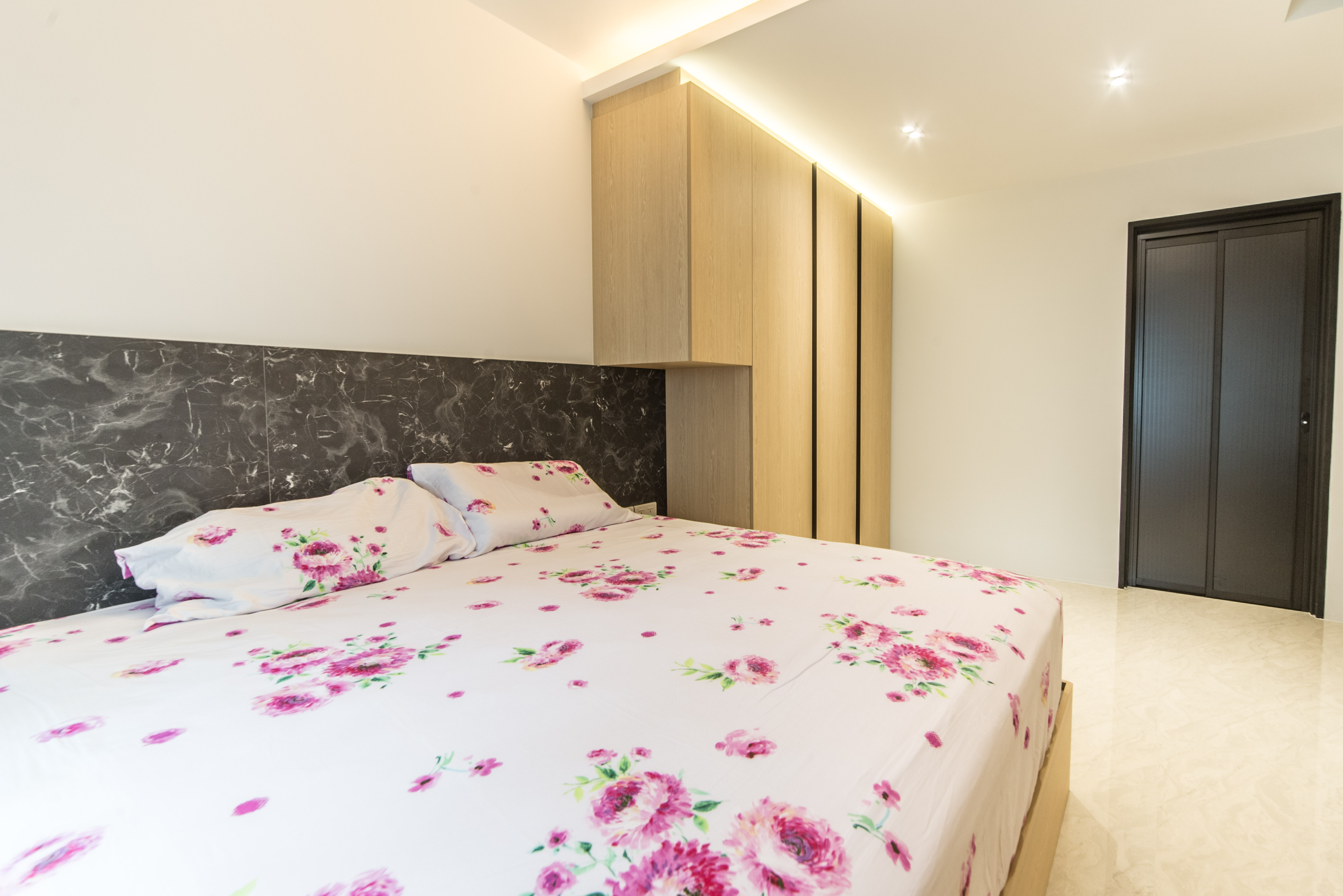 Contemporary Design - Bedroom - HDB 4 Room - Design by Ovon Design Pte Ltd