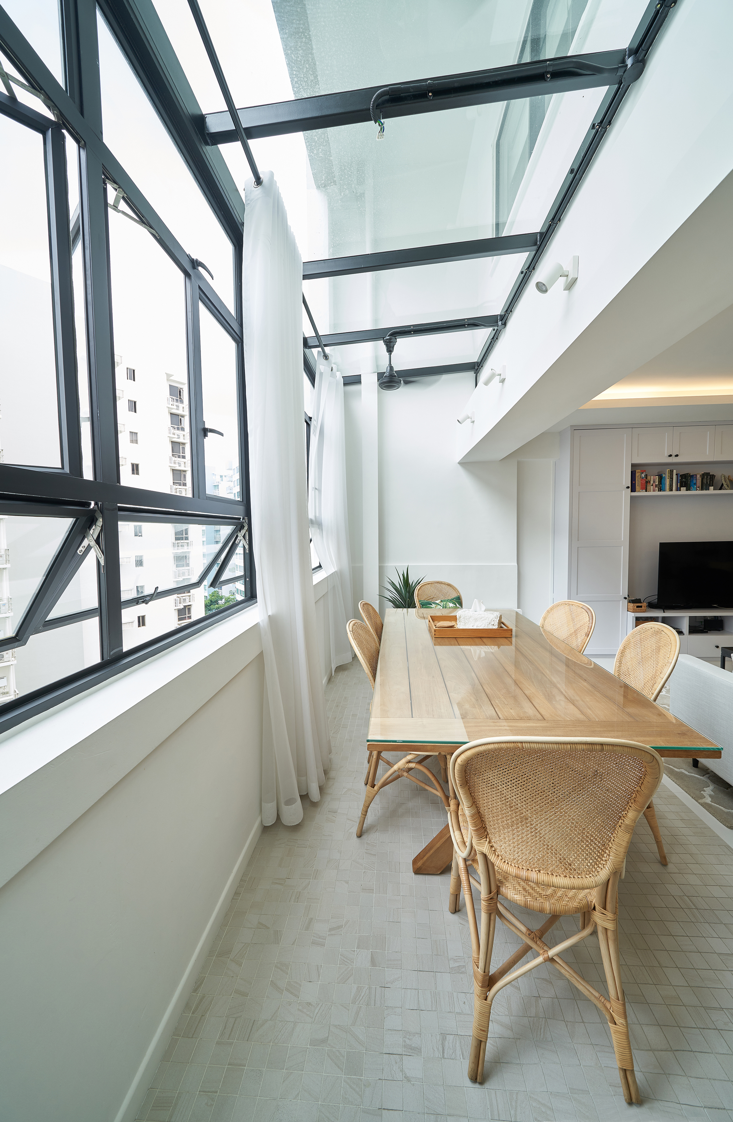 Modern Design - Dining Room - HDB Executive Apartment - Design by Ovon Design Pte Ltd