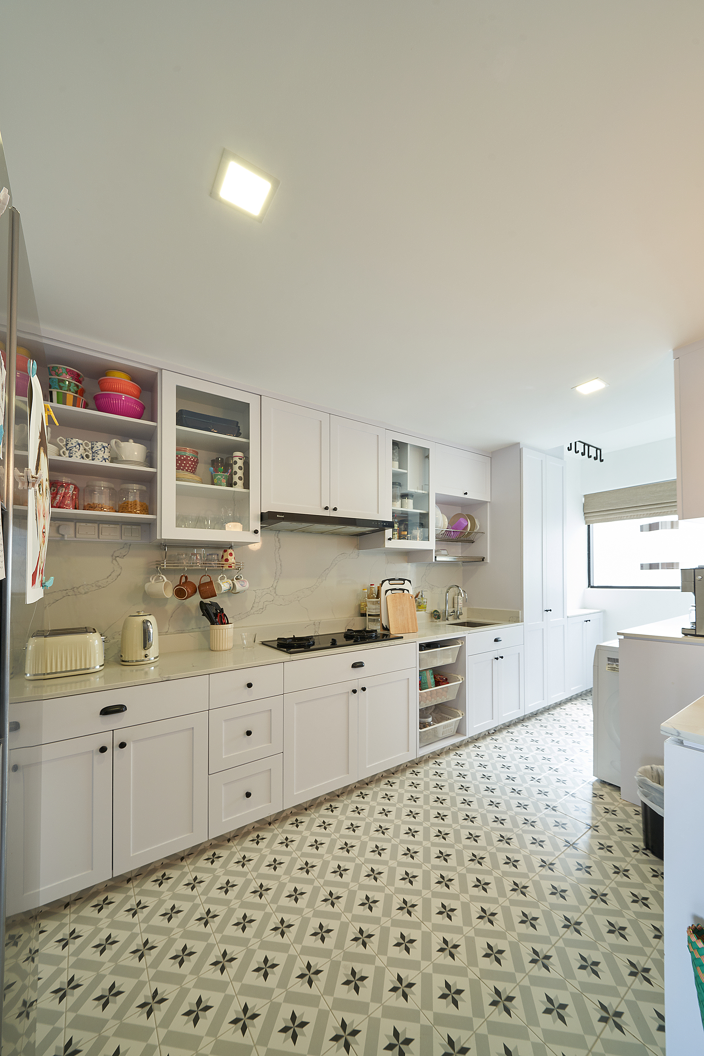 Modern Design - Kitchen - HDB Executive Apartment - Design by Ovon Design Pte Ltd