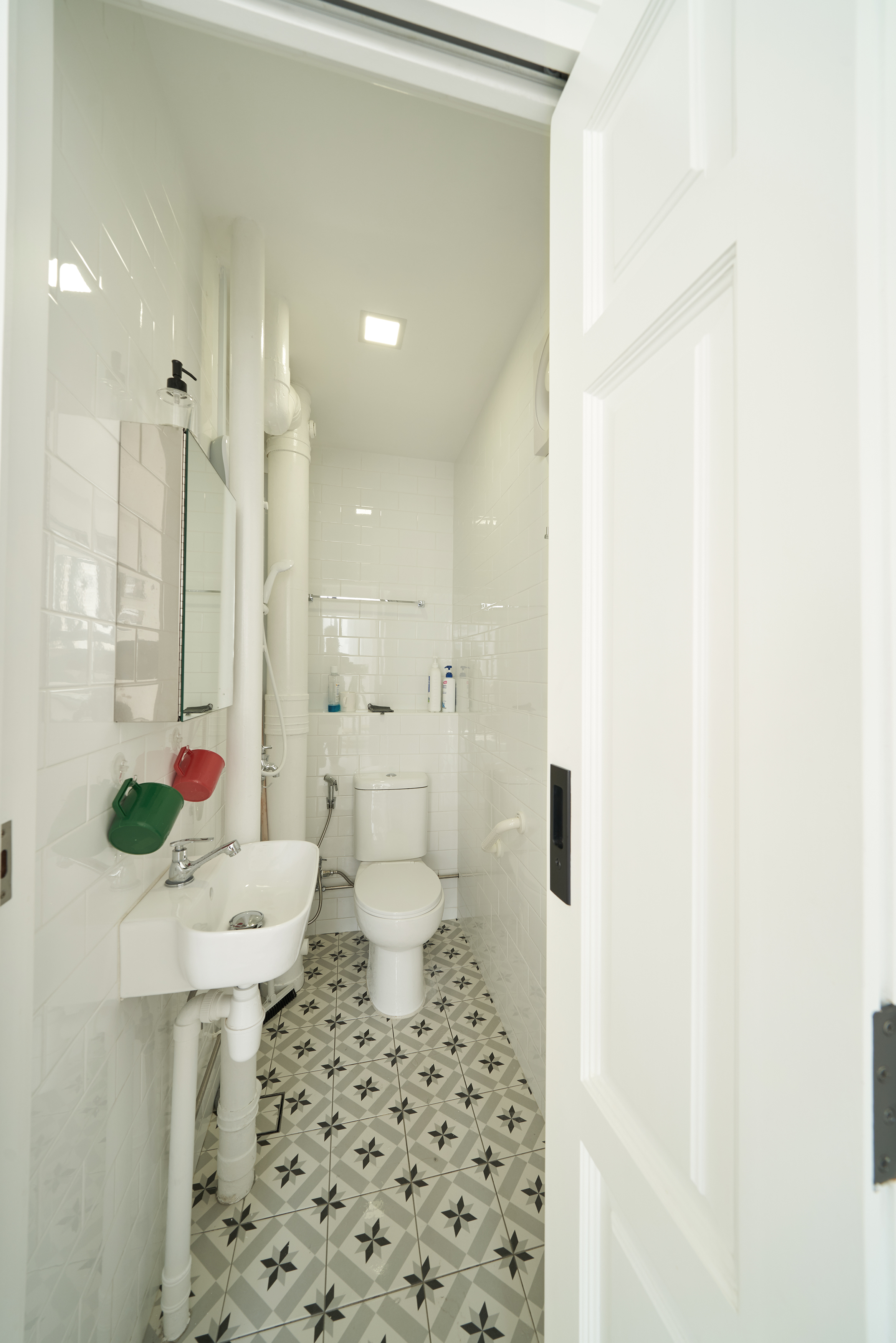 Modern Design - Bathroom - HDB Executive Apartment - Design by Ovon Design Pte Ltd