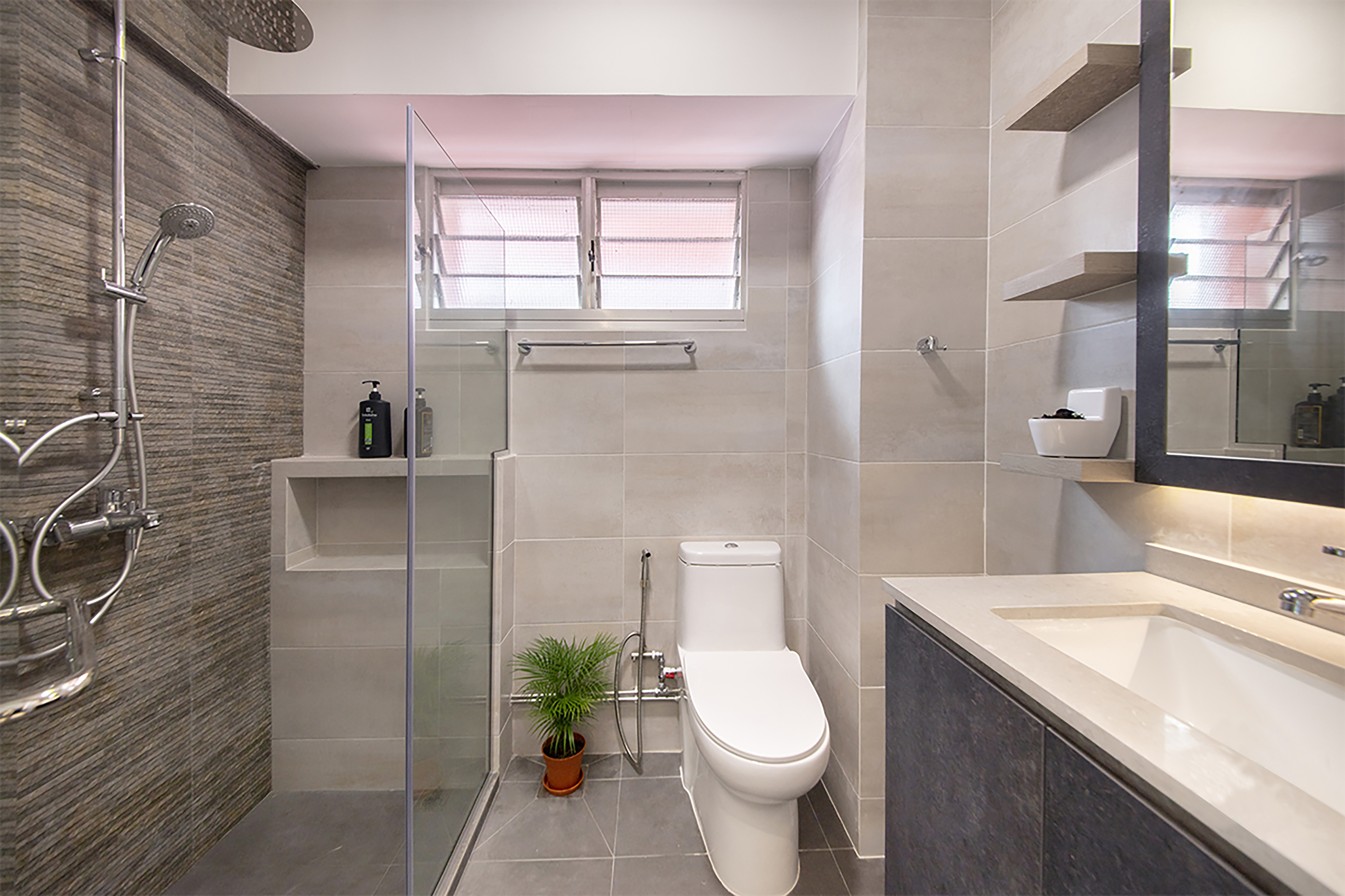 Contemporary Design - Bathroom - HDB 4 Room - Design by Ovon Design Pte Ltd
